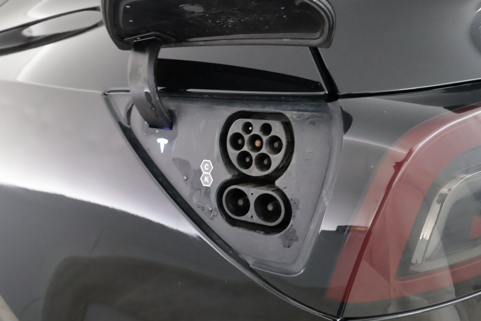 Tesla Model Y 2022 Performance - | ILP | Koukku | Lasikatto | ACC | Matrix-LED | P.kamera | Muistipenkki | Premium Audio | Navi | Kaistavahti | Keyless | 2x Latauskaapelit | - KORKO VAIN 3,99 %