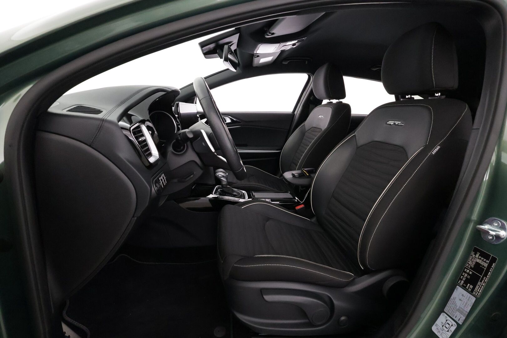 Kia ProCeed 2025 1,5 T-GDI 140hv GT-Line DCT - | ACC | Puolinahat | P.kamera | Lane Assist | Navi | Apple & Android | Lämm. ratti | Lohko+sisälämmitin | Merkkihuollot | 1-om suomiauto |