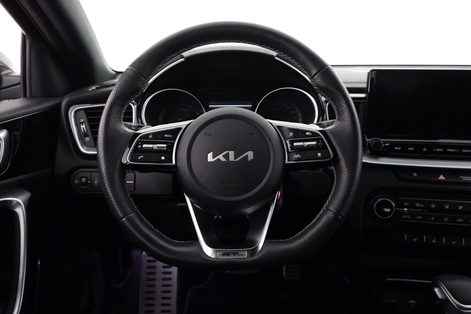 Kia ProCeed 2025 1,5 T-GDI 140hv GT-Line DCT - | ACC | Puolinahat | P.kamera | Lane Assist | Navi | Apple & Android | Lämm. ratti | Lohko+sisälämmitin | Merkkihuollot | 1-om suomiauto |