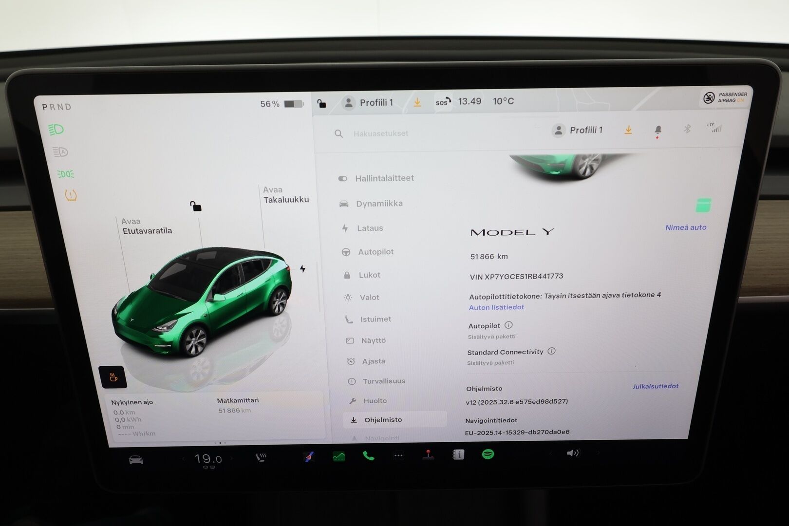 Tesla Model Y 2024 RWD * Koukku / ILP / Premium Audio / Lasikatto / Matrix LED / Nahat / Ratinlämmitin * - 1.Om Suomi-auto / Kahdet renkaat aluvanteilla 