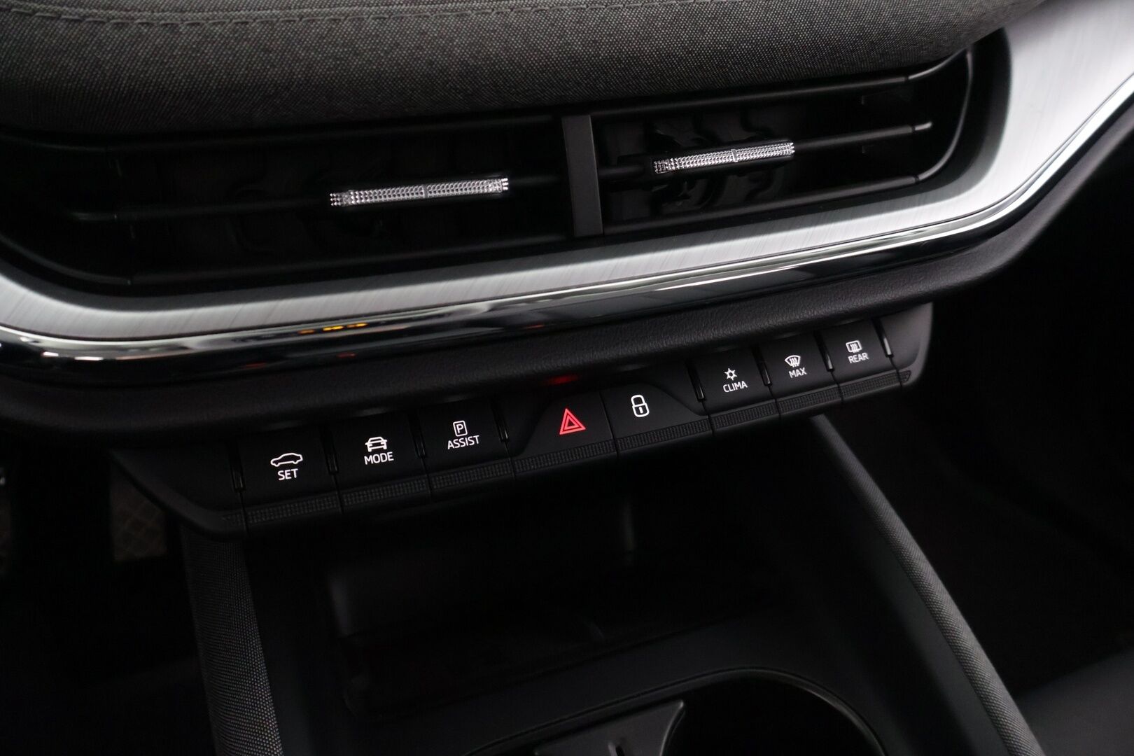 Skoda Enyaq 2022 80x 4x4 iV *Lämpöpumppu / Adapt.vakkari / Keyless / Navi / Muistipenkki / BLIS / Lane assist / Vetokoukku* - 2x vanteet / Ratinlämmitin / Neliveto