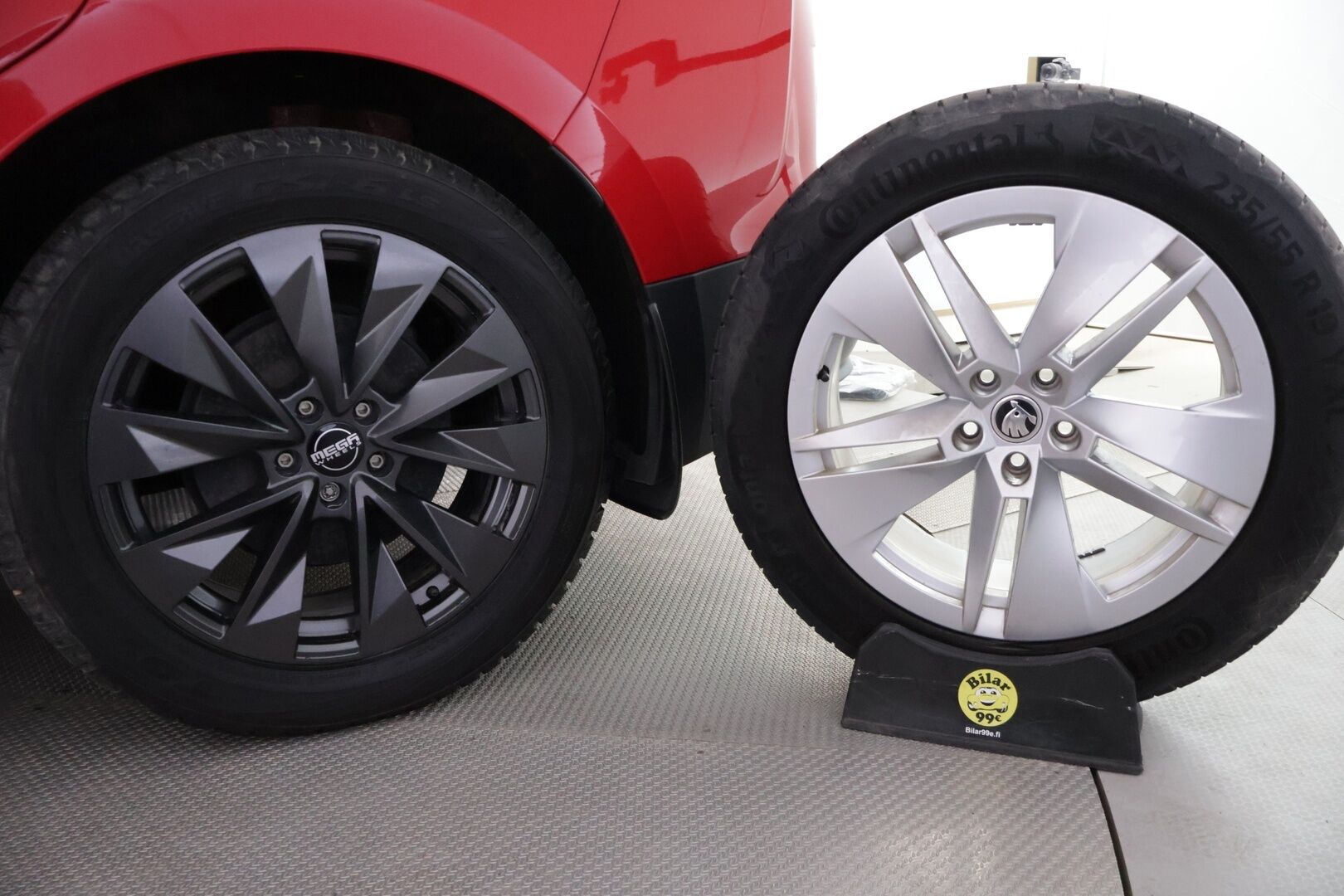 Skoda Enyaq 2022 80x 4x4 iV *Lämpöpumppu / Adapt.vakkari / Keyless / Navi / Muistipenkki / BLIS / Lane assist / Vetokoukku* - 2x vanteet / Ratinlämmitin / Neliveto