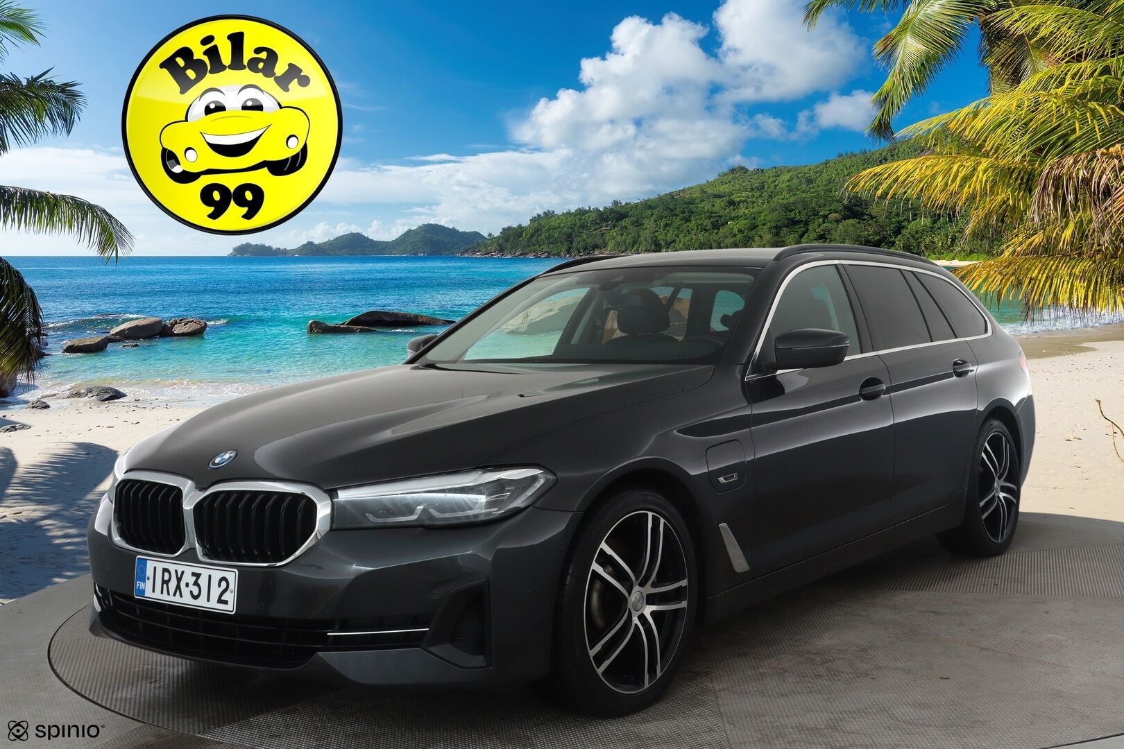BMW 530 2022 G31 Touring 530e xDrive A Charged Edition *Vakkari / P.kamera / Hifi / LED / Navi / Sporttinahat / Koukku* - Kahdet renkaat aluvanteilla
