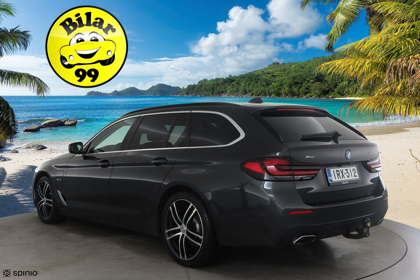 BMW 530 2022 G31 Touring 530e xDrive A Charged Edition *Vakkari / P.kamera / Hifi / LED / Navi / Sporttinahat / Koukku* - Kahdet renkaat aluvanteilla
