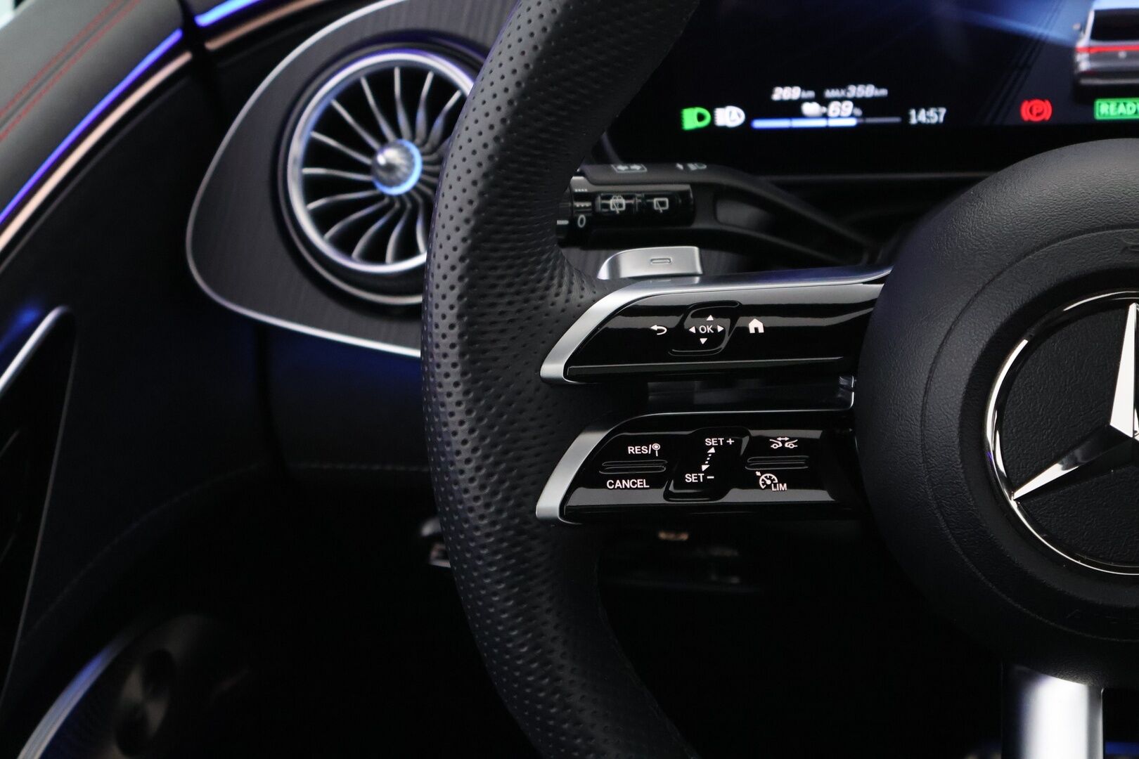 Mercedes-Benz EQE SUV 2023 500 SUV 4MATIC AMG - 2,99 % KORKOTARJOUS TÄHÄN AUTOON - Distronic+ / Digital Light / Vetokoukku / 3D Burmester Surround / Panoraama / Nahka-Alcantara Muistipenkit / Ilma-Alusta / Supervarusteltu!