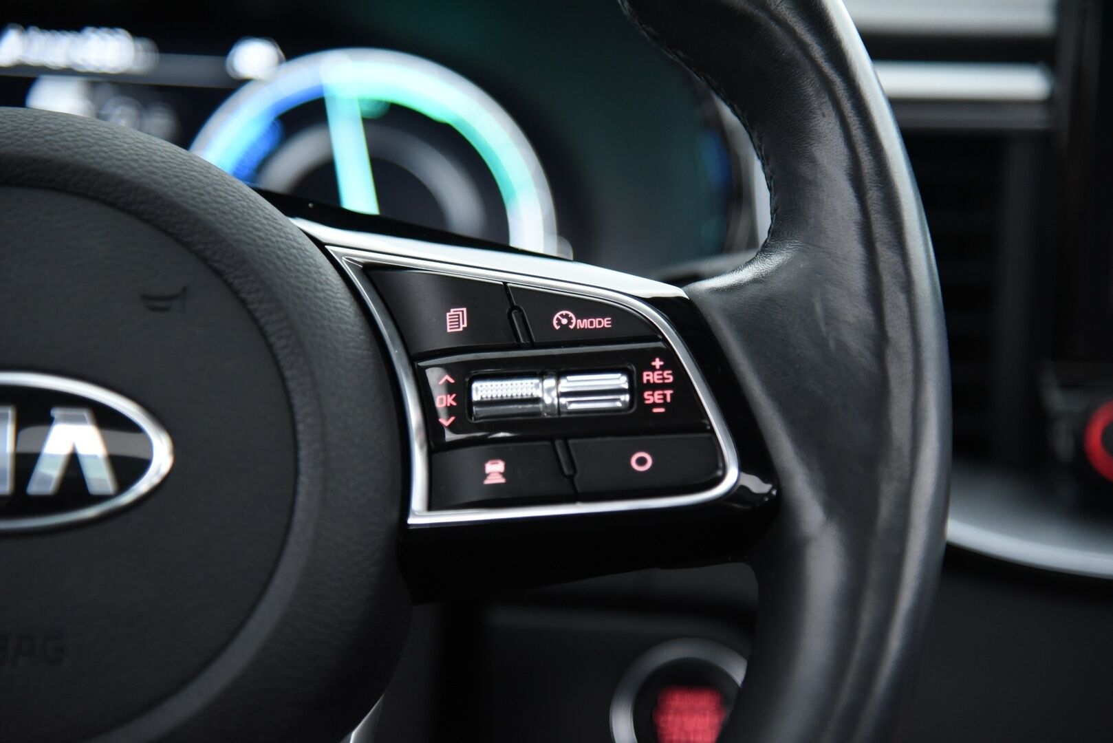 Kia Ceed 2020 Panorama / ilmastoidut nahat / Koukku / Blis / Adapt. vak / P-kamera - Merkkiliikkeen huoltohistoria / Muistipenkki /  Lohko + sisätilalämmitin / Navi / Huippuvarusteltu!