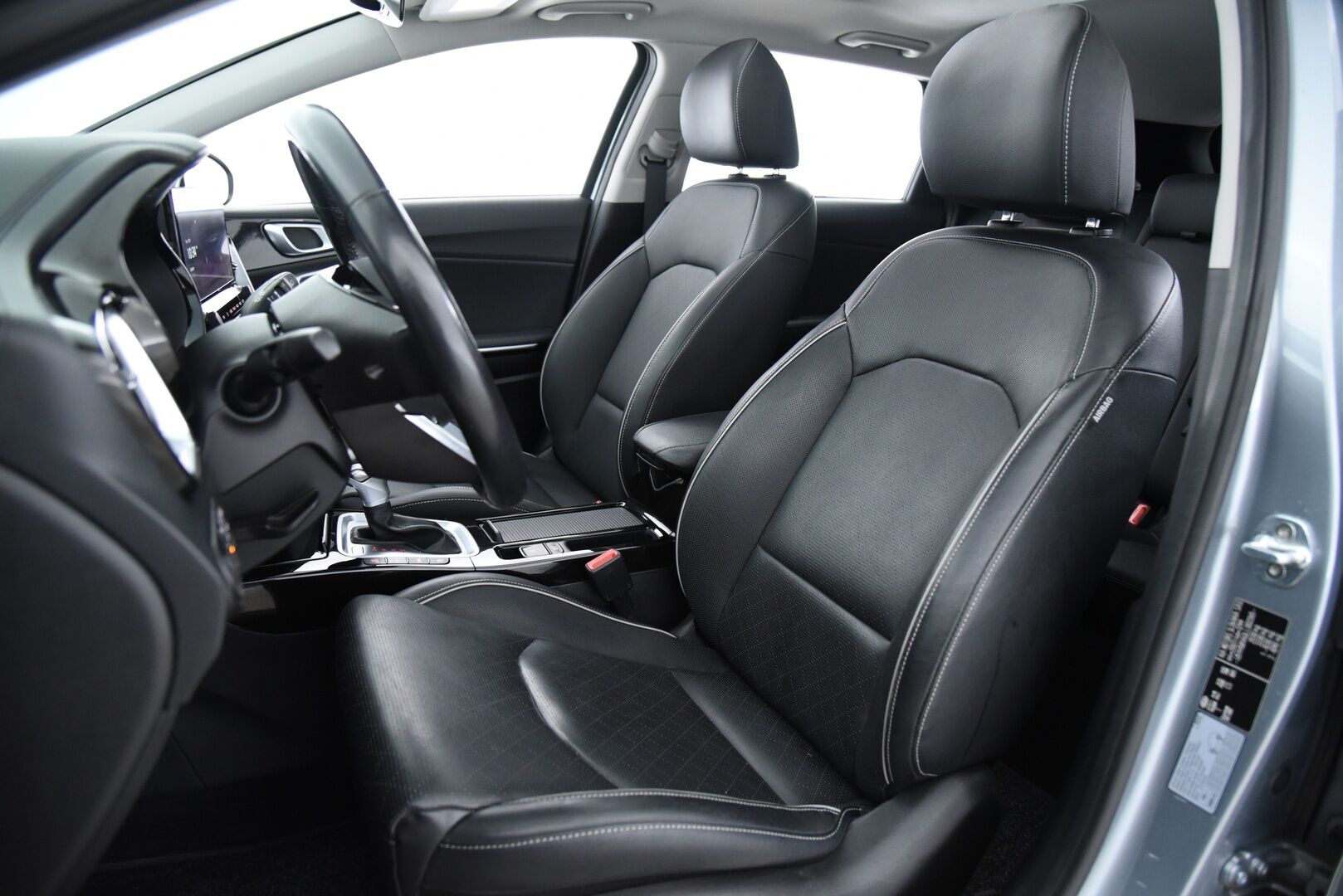 Kia Ceed 2020 Panorama / ilmastoidut nahat / Koukku / Blis / Adapt. vak / P-kamera - Merkkiliikkeen huoltohistoria / Muistipenkki /  Lohko + sisätilalämmitin / Navi / Huippuvarusteltu!