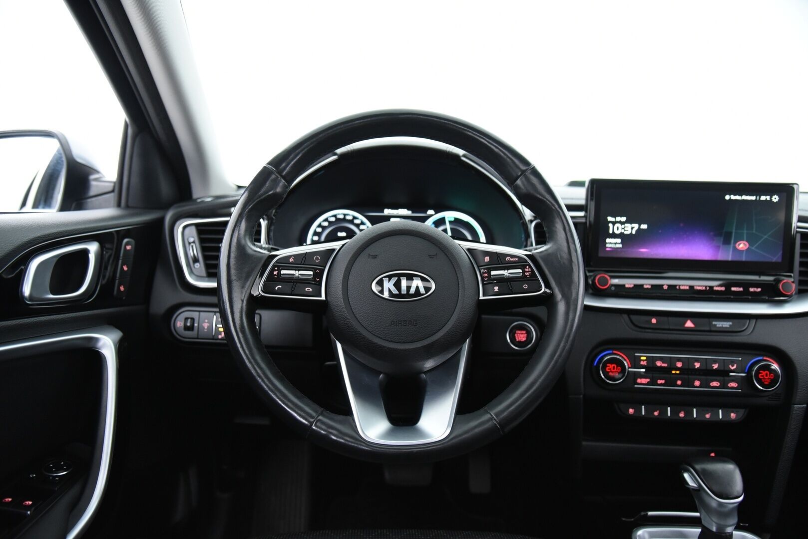 Kia Ceed 2020 Panorama / ilmastoidut nahat / Koukku / Blis / Adapt. vak / P-kamera - Merkkiliikkeen huoltohistoria / Muistipenkki /  Lohko + sisätilalämmitin / Navi / Huippuvarusteltu!