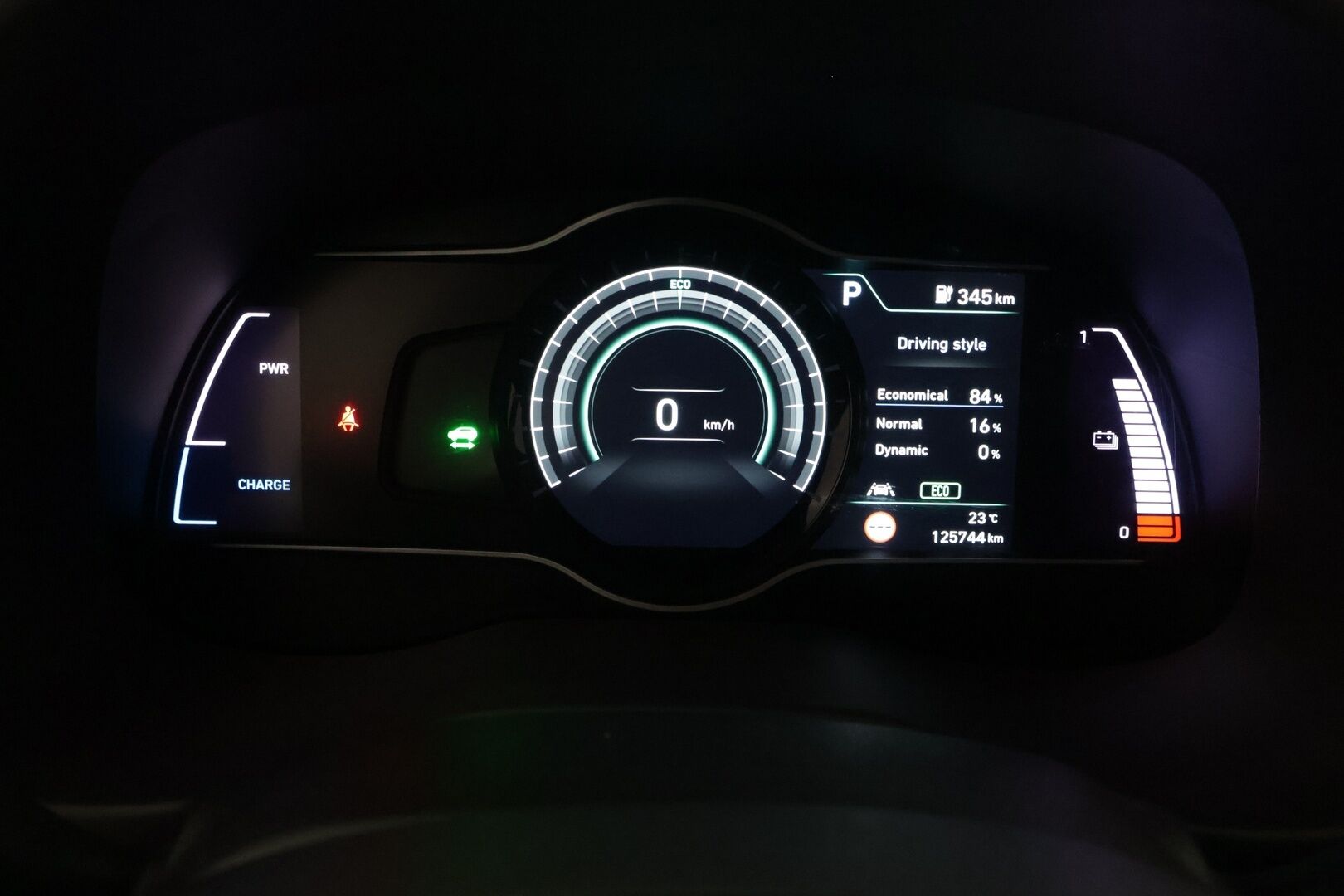 HYUNDAI KONA 2019 Premium Electric 64 kWh / Lämpöpumppu / Ilmastoidut nahkapenkit / Adapt. vakkari / HUD / Kaistavahti / P.Kamera* - *Taloudellinen sähköauto / Kattavasti varusteltu / Siisti maalipinta!*