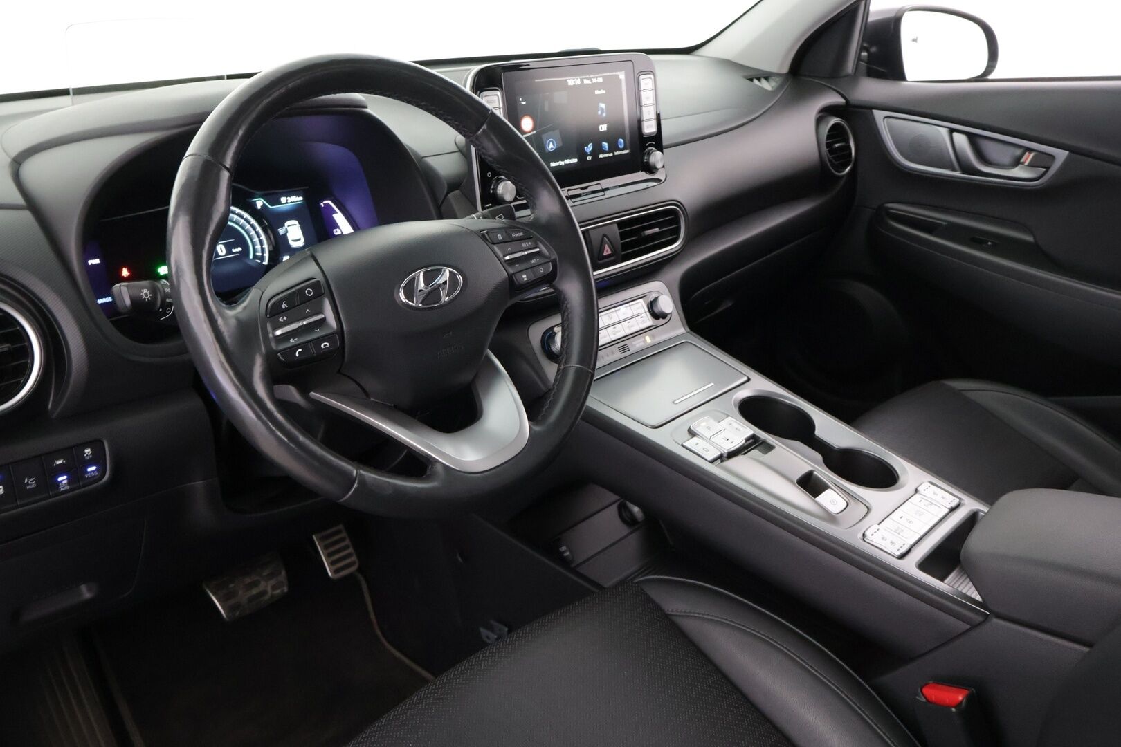 HYUNDAI KONA 2019 Premium Electric 64 kWh / Lämpöpumppu / Ilmastoidut nahkapenkit / Adapt. vakkari / HUD / Kaistavahti / P.Kamera* - *Taloudellinen sähköauto / Kattavasti varusteltu / Siisti maalipinta!*