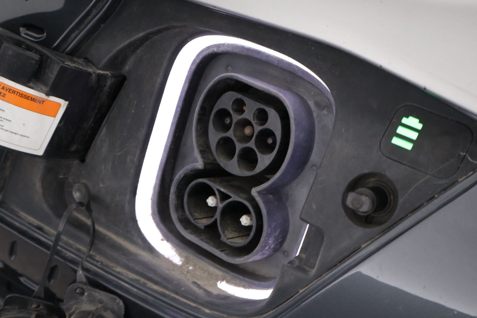 HYUNDAI KONA 2019 Premium Electric 64 kWh / Lämpöpumppu / Ilmastoidut nahkapenkit / Adapt. vakkari / HUD / Kaistavahti / P.Kamera* - *Taloudellinen sähköauto / Kattavasti varusteltu / Siisti maalipinta!*