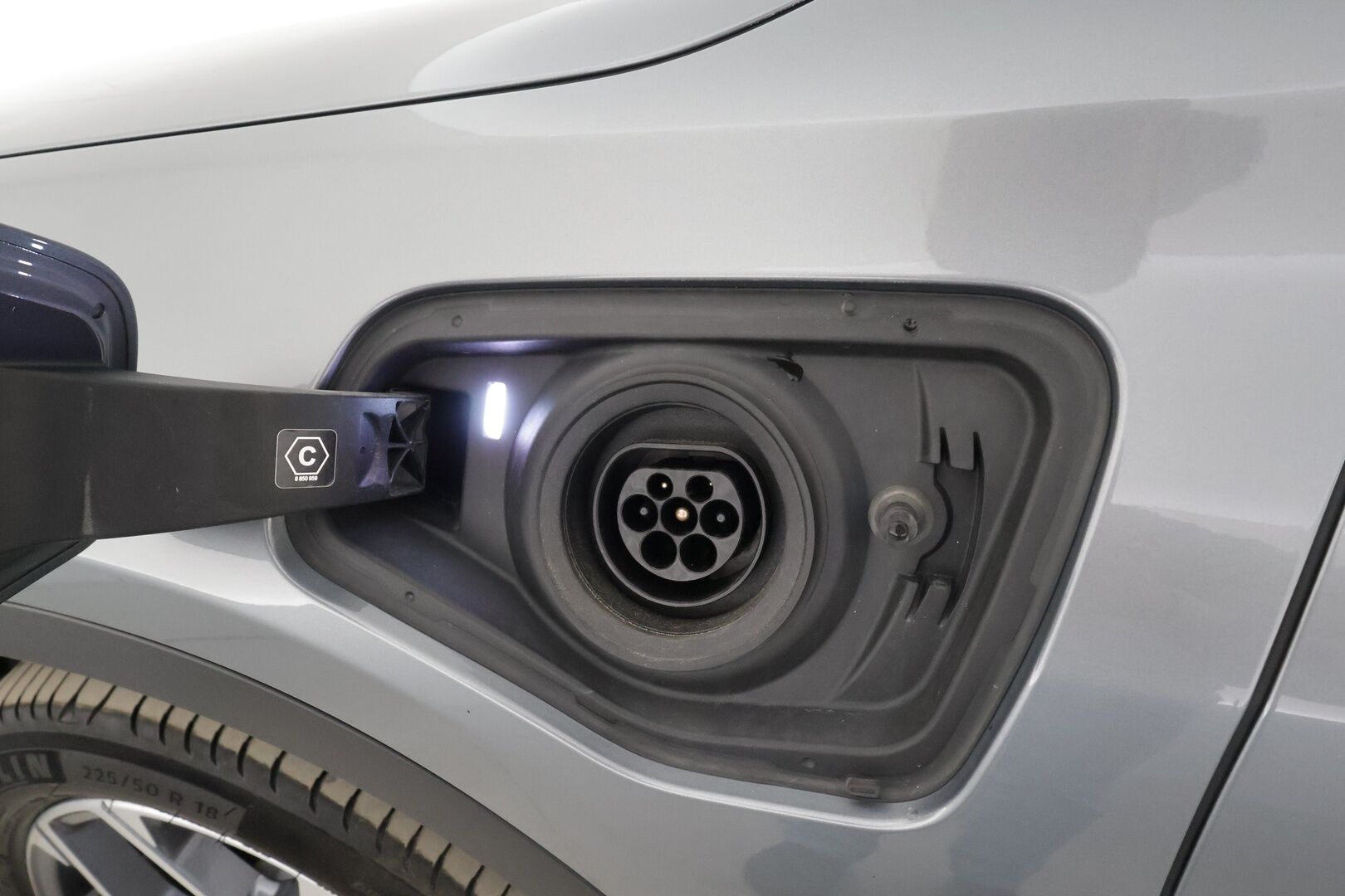 BMW X2 2023 F39 xDrive 25e A Charged Edition - Huippuvarusteet | Vakkari | Muistipenkki | Hifit | Comfort access | P.Kamera | LED | Sporttipenkit