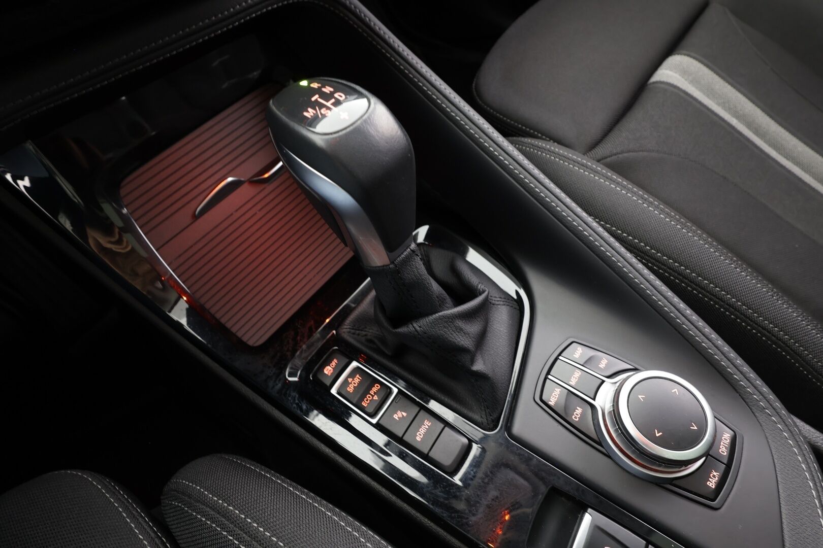 BMW X2 2023 F39 xDrive 25e A Charged Edition - Huippuvarusteet | Vakkari | Muistipenkki | Hifit | Comfort access | P.Kamera | LED | Sporttipenkit