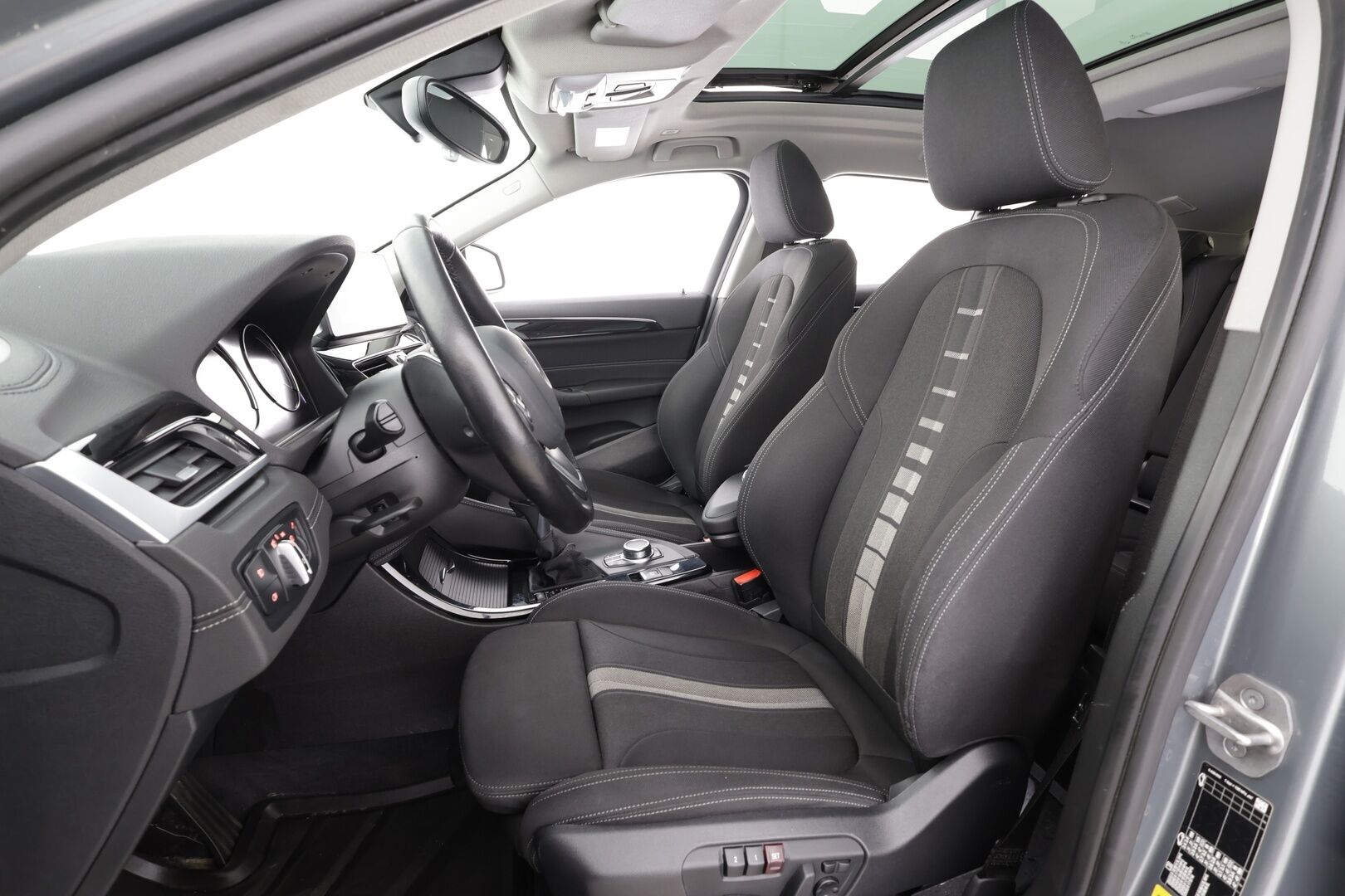 BMW X2 2023 F39 xDrive 25e A Charged Edition - Huippuvarusteet | Vakkari | Muistipenkki | Hifit | Comfort access | P.Kamera | LED | Sporttipenkit