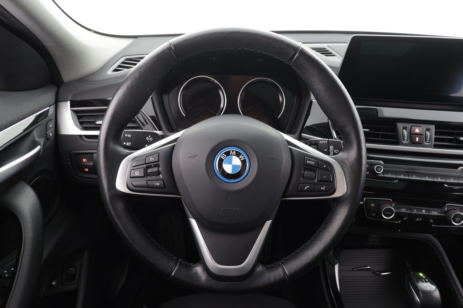 BMW X2 2023 F39 xDrive 25e A Charged Edition - Huippuvarusteet | Vakkari | Muistipenkki | Hifit | Comfort access | P.Kamera | LED | Sporttipenkit