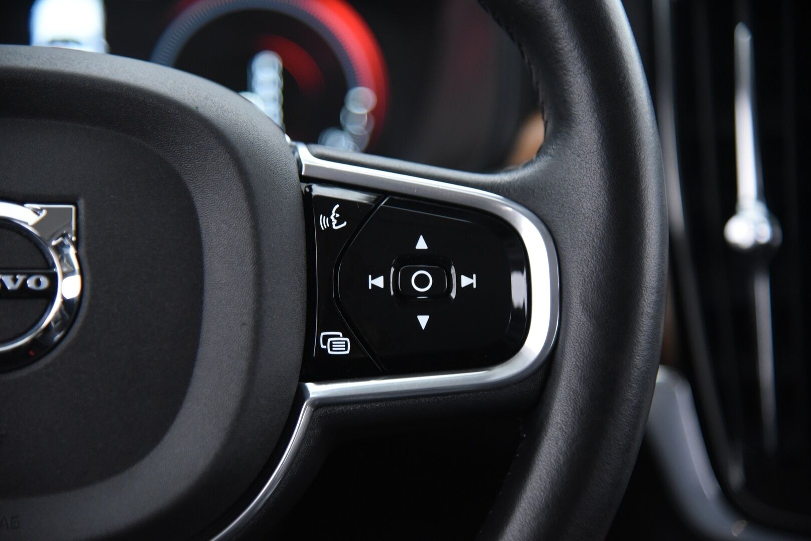 Volvo V90 2017 T8 AWD aut Business Inscription - Adapt.vak & Pilot assist / Nahat / Webasto / Muistipenkit / Full-LED 