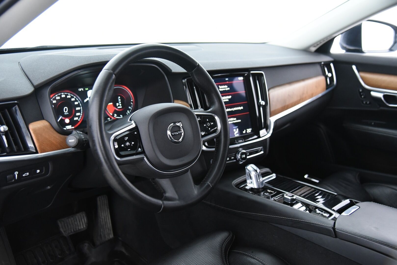 Volvo V90 2017 T8 AWD aut Business Inscription - Adapt.vak & Pilot assist / Nahat / Webasto / Muistipenkit / Full-LED 