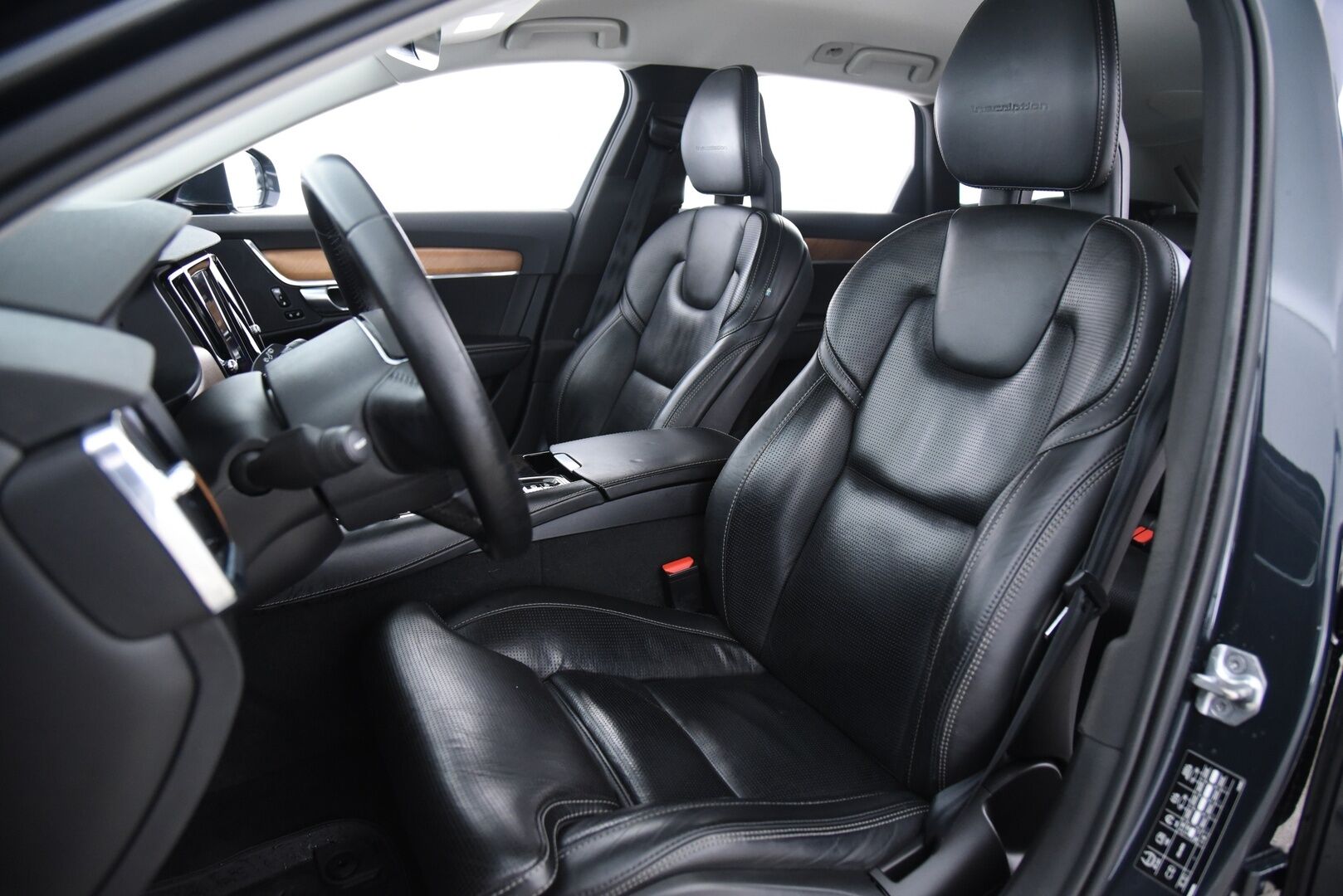 Volvo V90 2017 T8 AWD aut Business Inscription - Adapt.vak & Pilot assist / Nahat / Webasto / Muistipenkit / Full-LED 