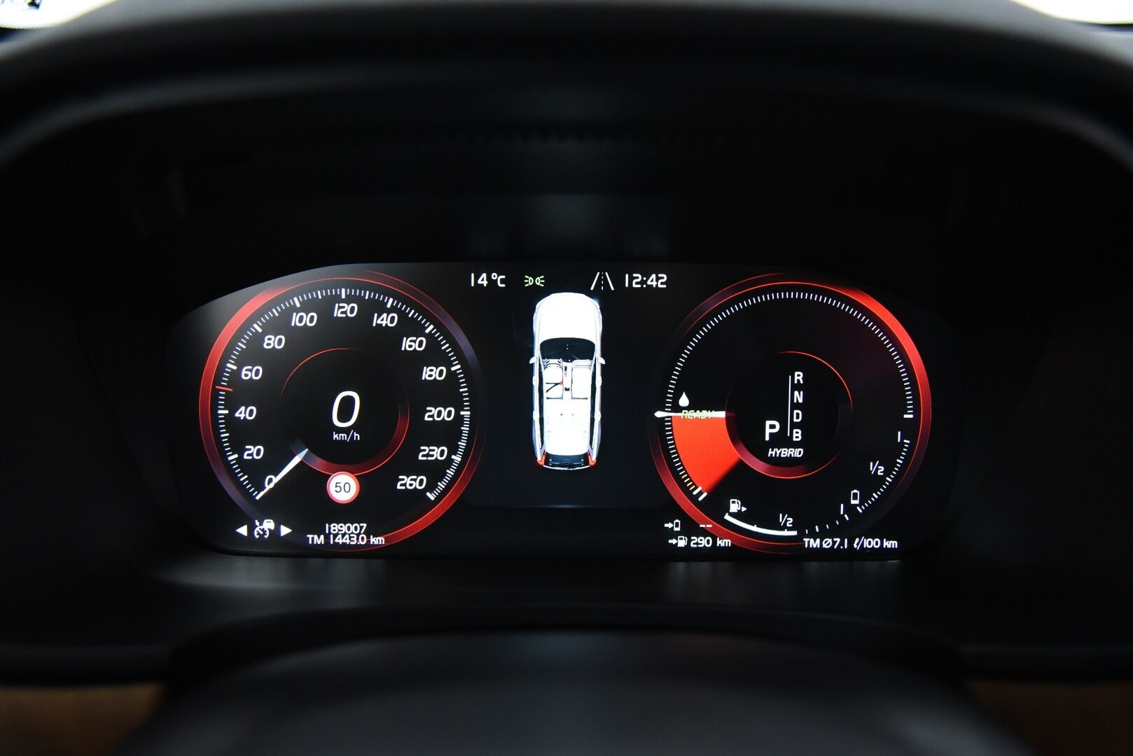 Volvo V90 2017 T8 AWD aut Business Inscription - Adapt.vak & Pilot assist / Nahat / Webasto / Muistipenkit / Full-LED 