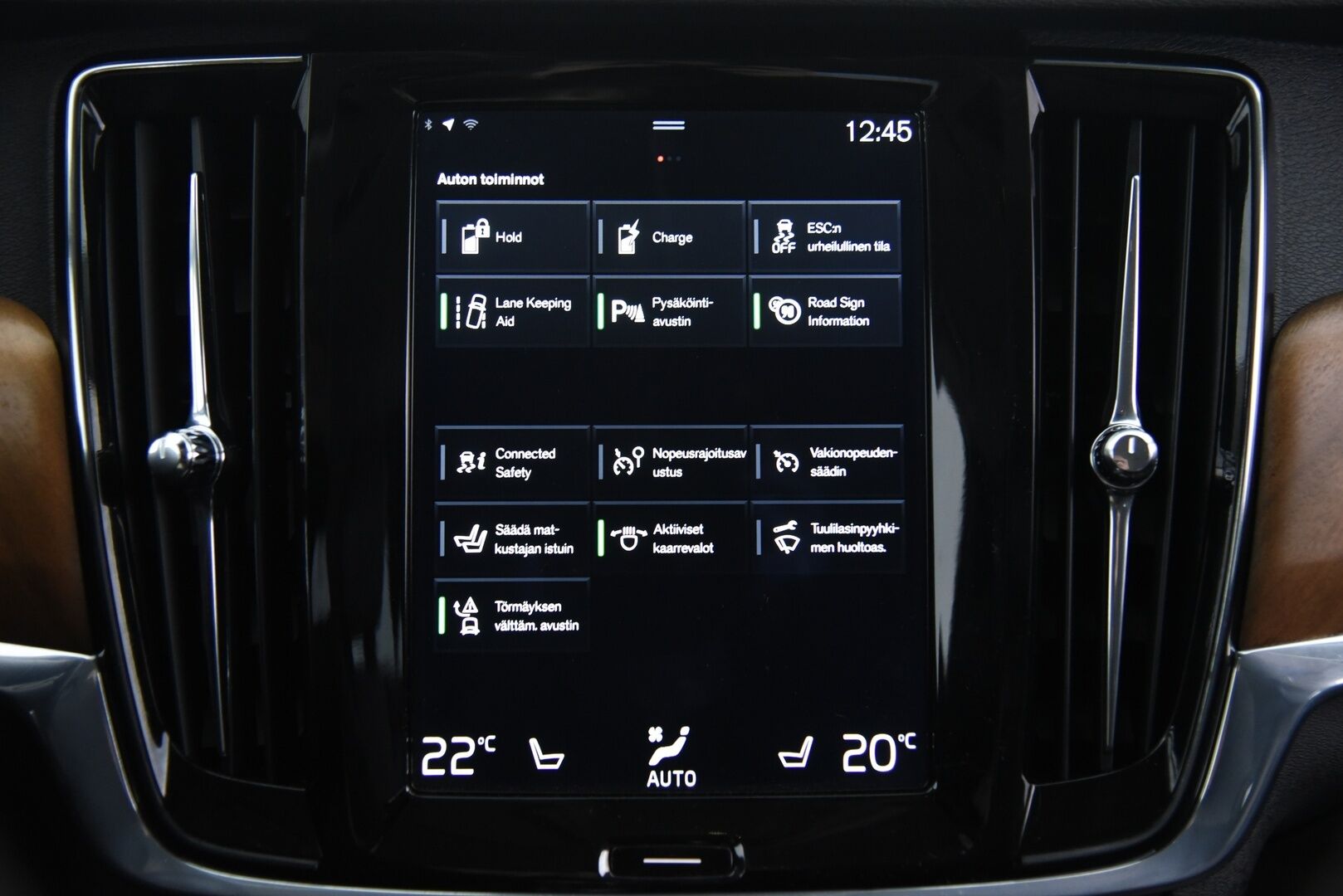 Volvo V90 2017 T8 AWD aut Business Inscription - Adapt.vak & Pilot assist / Nahat / Webasto / Muistipenkit / Full-LED 