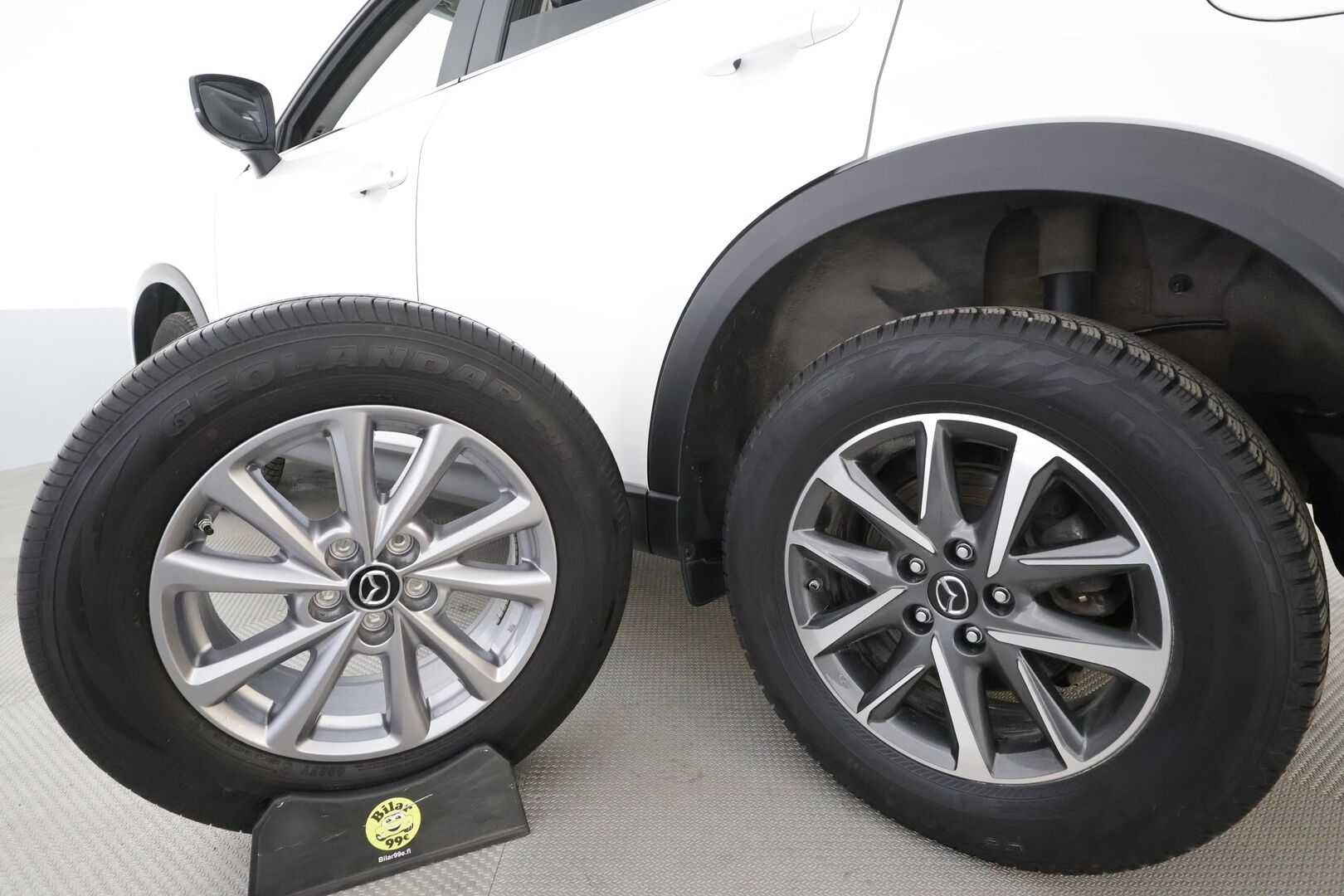 Mazda CX-5 2023 2,0 (165hv) Skyactiv-G AWD Vision 6AT * LED / P.Kamera / Sisätilanlämmitin / Navi / Kaistavahti / Vakkari * - 1-om Suomi-auto / Kahdet renkaat aluvanteilla / Merkkihuollot