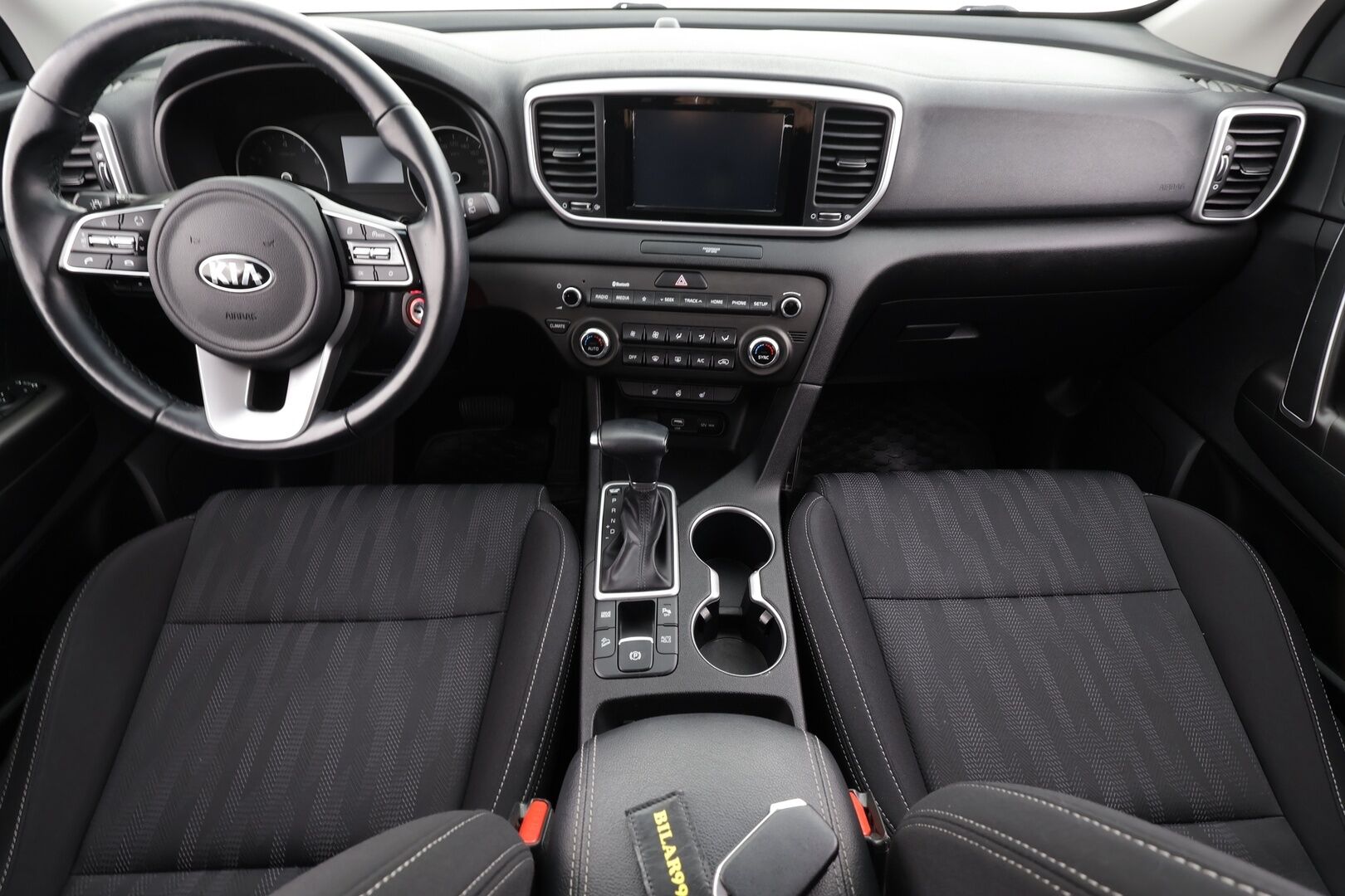 Kia Sportage 2020 1,6 T-GDI ISG Urban Active DCT A/T EcoDynamics * Suomi-auto / Vakkari / P.kamera / Lohkolämmitin * - Kahdet renkaat aluvanteilla - HULLU BLACKWEEK KORKOTARJOUS 2,49%