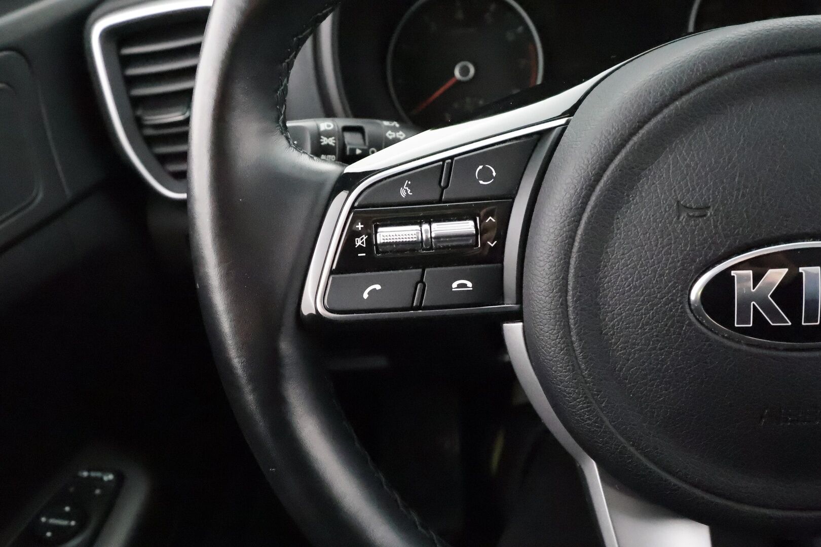 Kia Sportage 2020 1,6 T-GDI ISG Urban Active DCT A/T EcoDynamics * Suomi-auto / Vakkari / P.kamera / Lohkolämmitin * - Kahdet renkaat aluvanteilla 