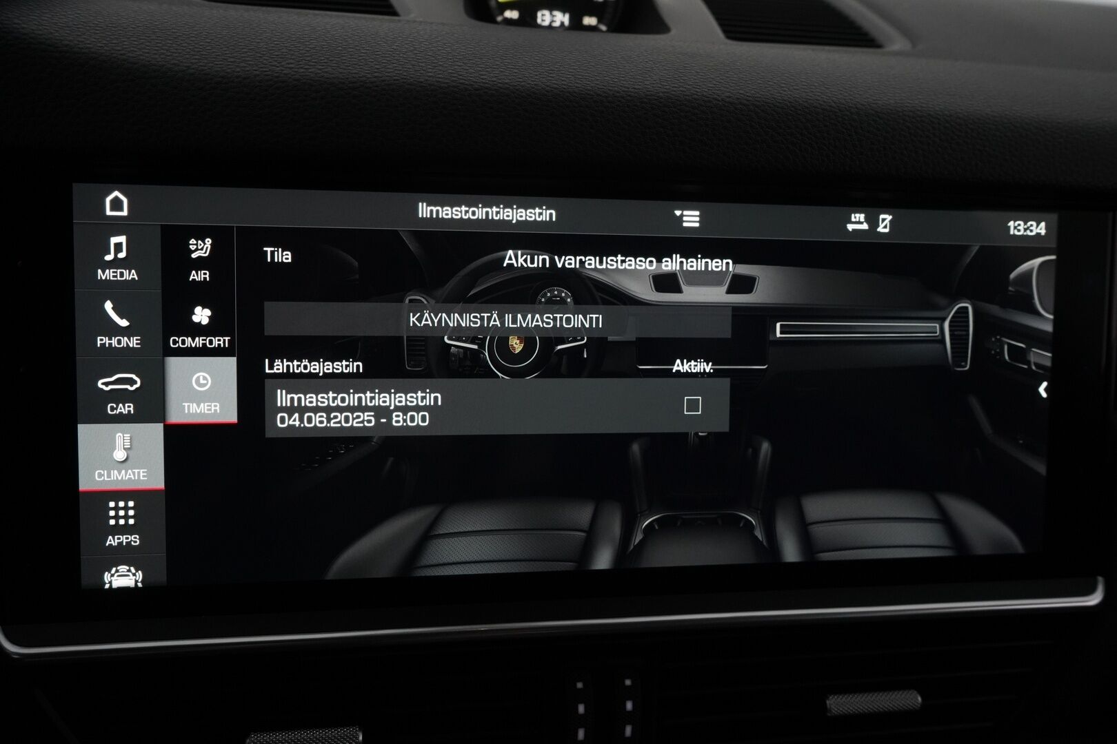 Porsche Cayenne 2018 E-Hybrid *Vetokoukku / Kamera / Nahat / KeylessGO / Ratinlämmitys / S.kontti / S.penkit* - 2,99 % KORKOTARJOUS TÄHÄN AUTOON - Katso mihin hintaan! / Kahdet renkaat alumiinivantein / Siistikuntoinen