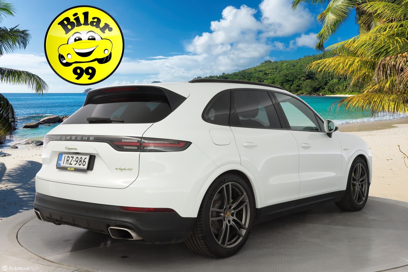 Porsche Cayenne 2018 E-Hybrid *Vetokoukku / Kamera / Nahat / KeylessGO / Ratinlämmitys / S.kontti / S.penkit* - 2,99 % KORKOTARJOUS TÄHÄN AUTOON - Katso mihin hintaan! / Kahdet renkaat alumiinivantein / Siistikuntoinen