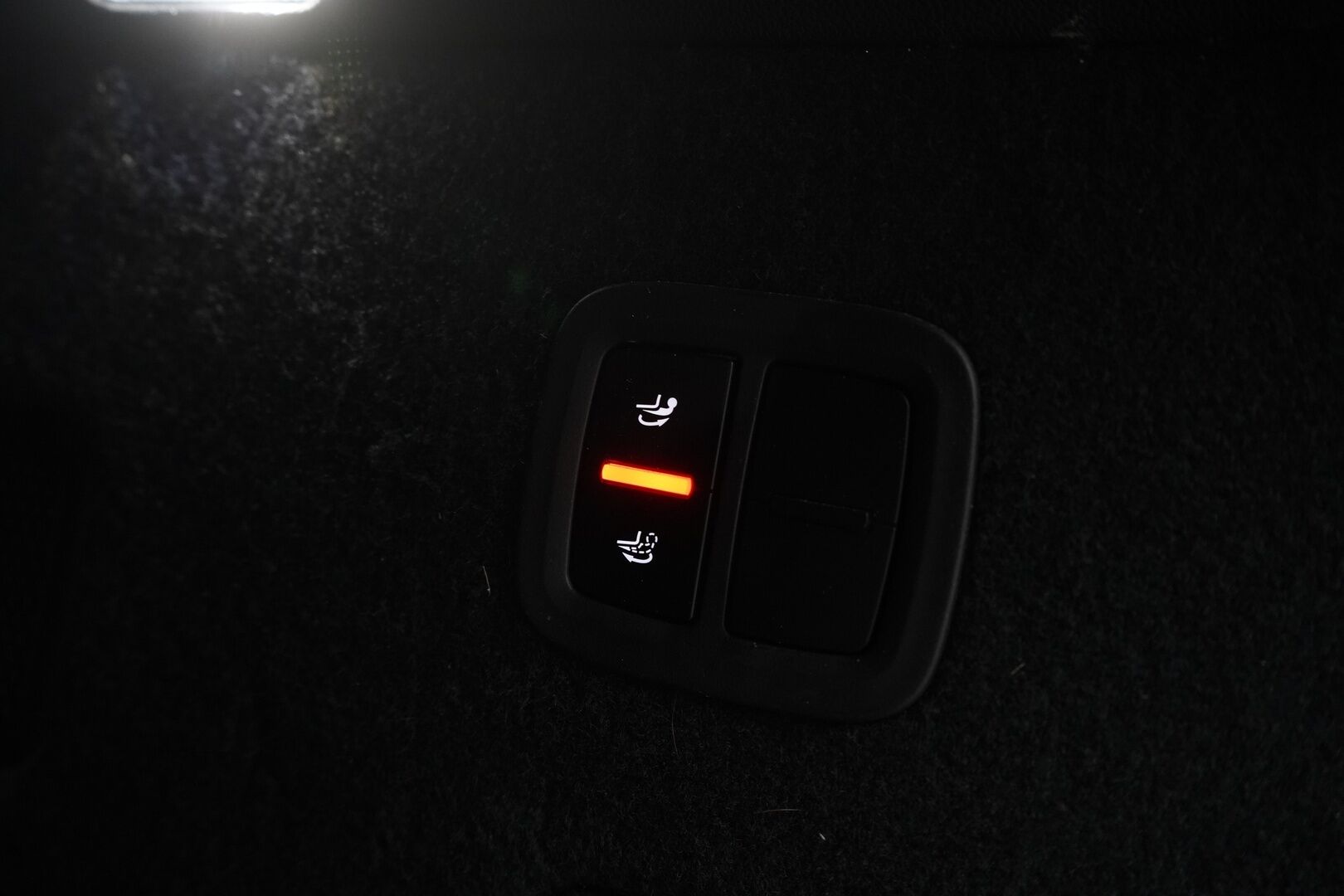 Porsche Cayenne 2019 E-Hybrid *Vetokoukku / Kamera / Nahat / KeylessGO / Ratinlämmitys / S.kontti / S.penkit* - Katso mihin hintaan! / Kahdet renkaat alumiinivantein / Siistikuntoinen