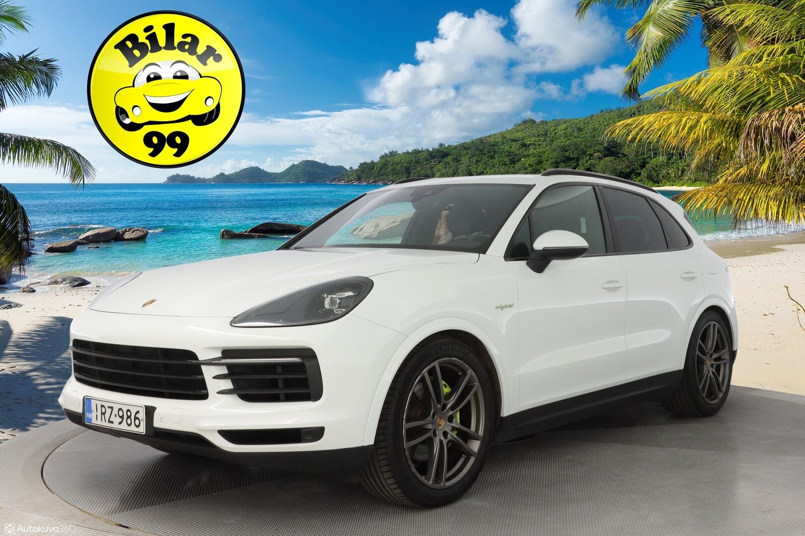 Porsche Cayenne 2018 E-Hybrid *Vetokoukku / Kamera / Nahat / KeylessGO / Ratinlämmitys / S.kontti / S.penkit* - 2,99 % KORKOTARJOUS TÄHÄN AUTOON - Katso mihin hintaan! / Kahdet renkaat alumiinivantein / Siistikuntoinen