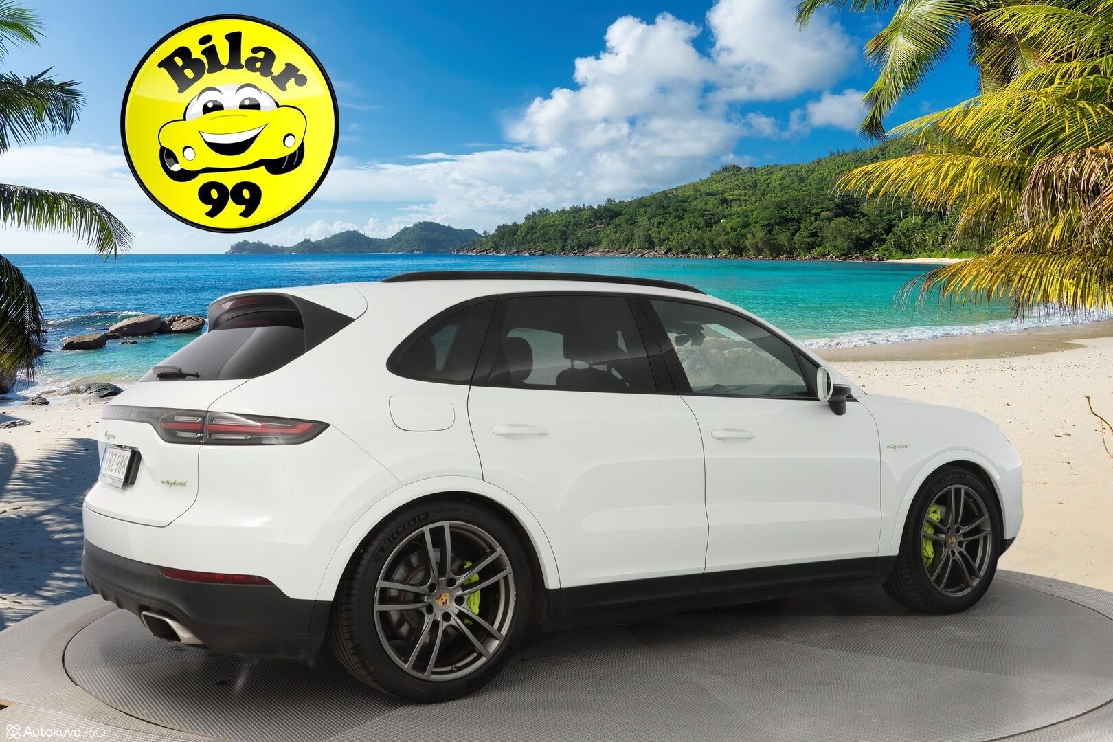 Porsche Cayenne 2018 E-Hybrid *Vetokoukku / Kamera / Nahat / KeylessGO / Ratinlämmitys / S.kontti / S.penkit* - 2,99 % KORKOTARJOUS TÄHÄN AUTOON - Katso mihin hintaan! / Kahdet renkaat alumiinivantein / Siistikuntoinen