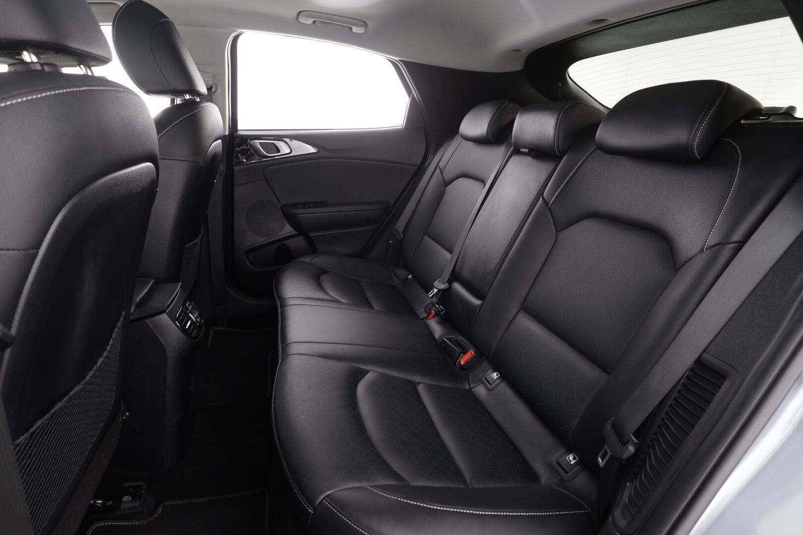 Kia XCeed 2023 1,6 GDI Plug-In Hybrid Business Premium DCT * ACC / Lasikattoluukku / Muistipenkki / LED / Navi / P.kamera * - Ilmastoidut nahat / Kahdet renkaat aluvanteilla / Merkkihuollettu