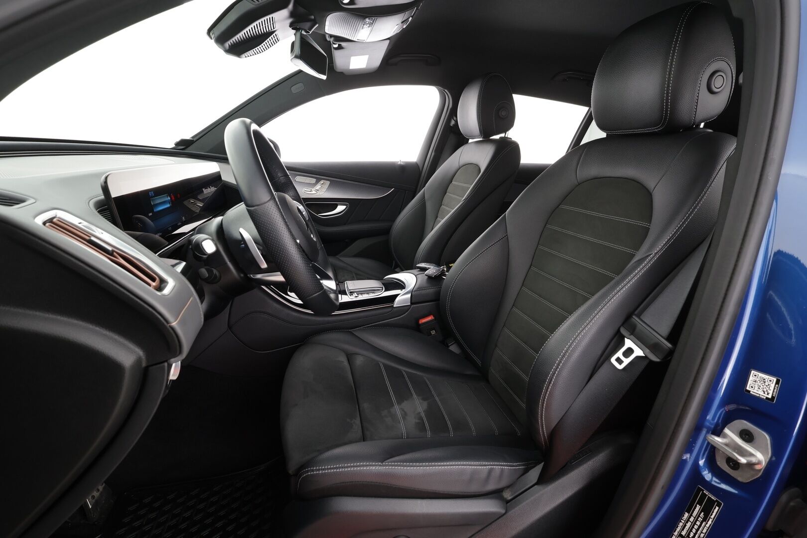 Mercedes-Benz EQC 2023 400 4MATIC AMG * Distronic+ / Vetokoukku / Multibeam LED / Muistipenkit / 360 Kamera / Keyless * - Merkkihuollettu / Akku kuntotarkastettu SoH 97,2%