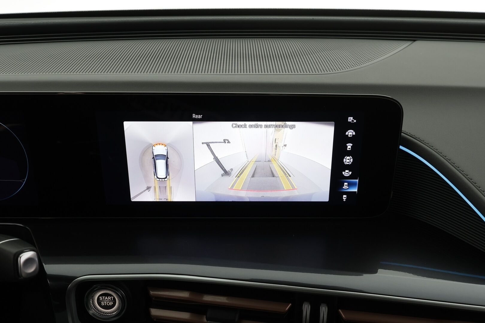 Mercedes-Benz EQC 2023 400 4MATIC AMG * Distronic+ / Vetokoukku / Multibeam LED / Muistipenkit / 360 Kamera / Keyless * - Merkkihuollettu / Akku kuntotarkastettu SoH 97,2%