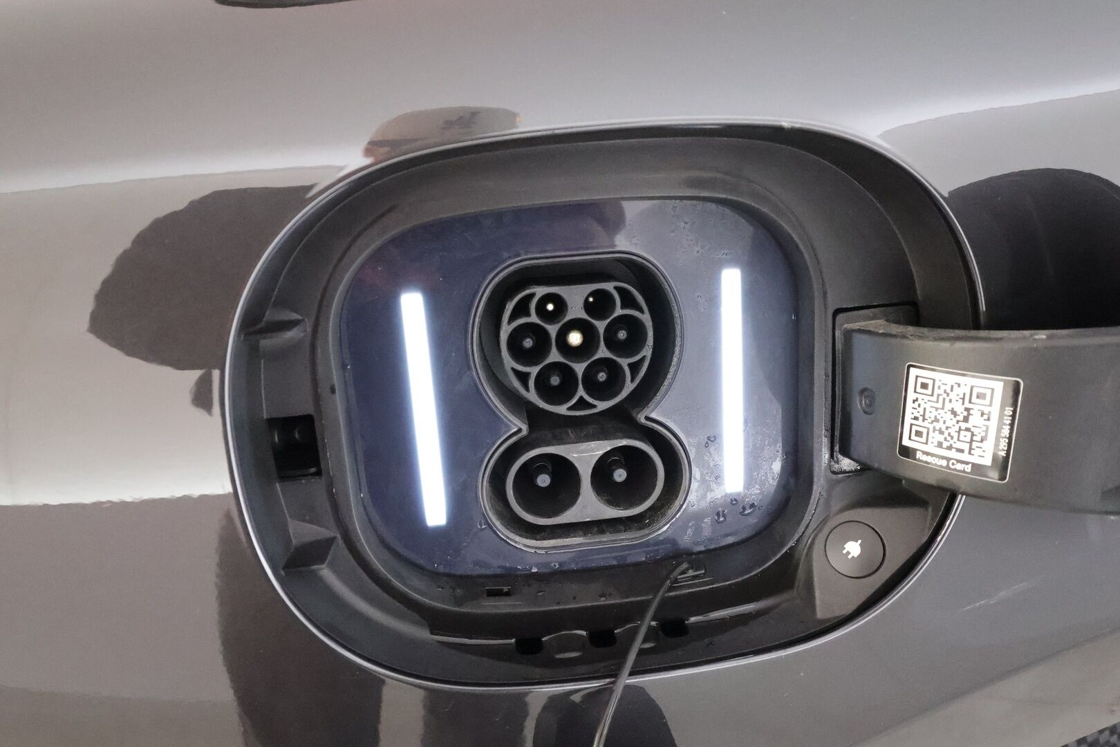 Mercedes-Benz EQE 2023 500 4MATIC AMG * Koukku / Distronic / Ilma-alusta / Digital-Lights / 360 / Burmester / Comfort-penkit Muistilla * - Akku kuntotarkastettu SoH 98,8 / Kahdet renkaat aluvanteilla