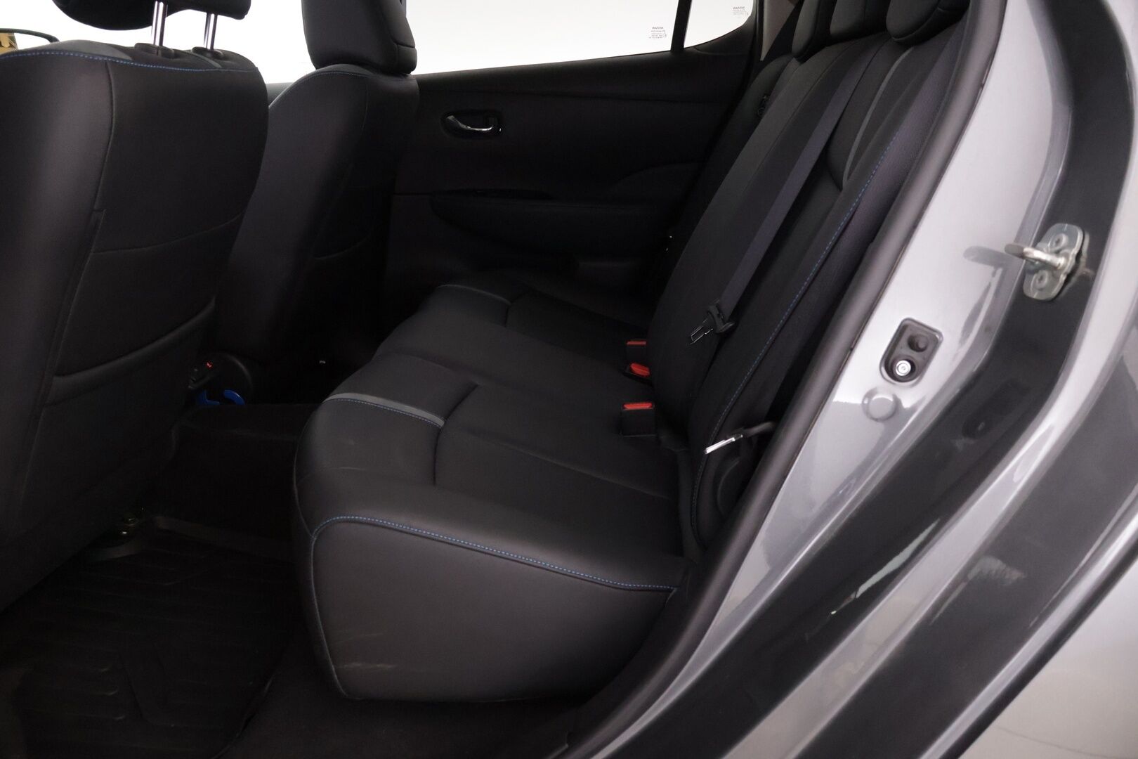 Nissan Leaf 2024 40kWh Tekna MY22 *Nahka-alcantara / 360° / ILP / Bose / ACC* - Harvinaiset varusteet! / Kahdet huippu renkaat! 