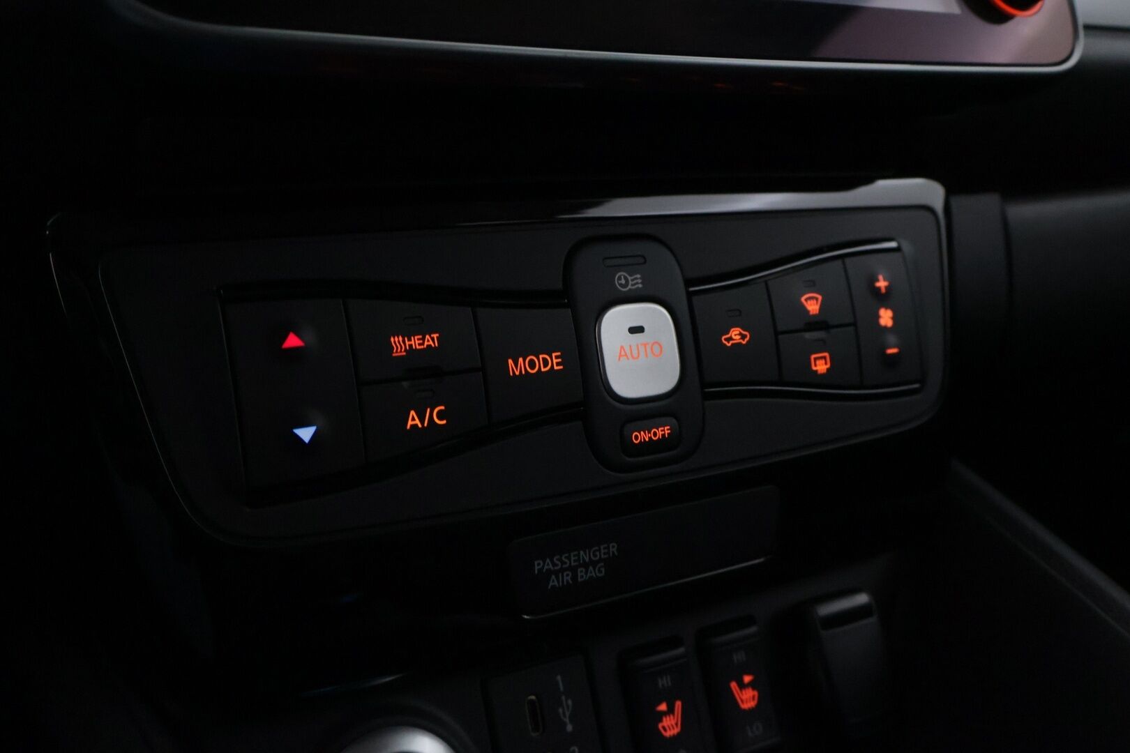 Nissan Leaf 2024 40kWh Tekna MY22 *Nahka-alcantara / 360° / ILP / Bose / ACC* - Harvinaiset varusteet! / Kahdet huippu renkaat! 