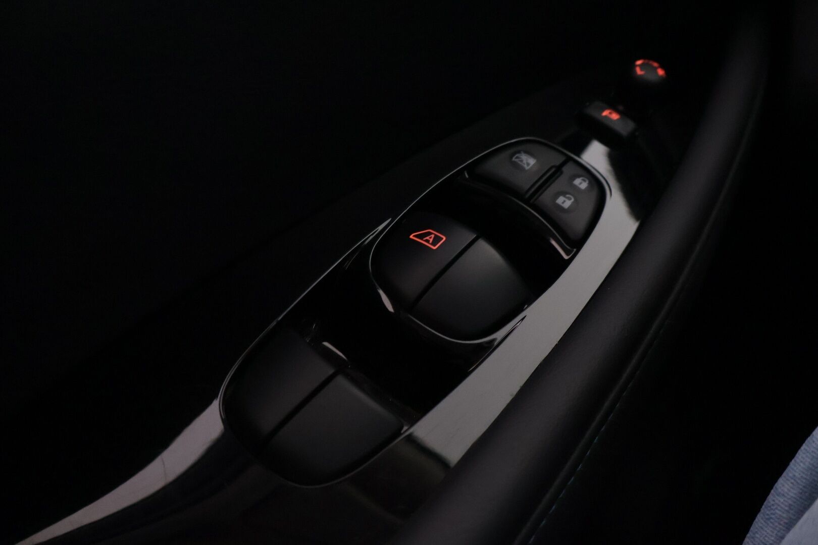 Nissan Leaf 2024 40kWh Tekna MY22 *Nahka-alcantara / 360° / ILP / Bose / ACC* - Harvinaiset varusteet! / Kahdet huippu renkaat! 