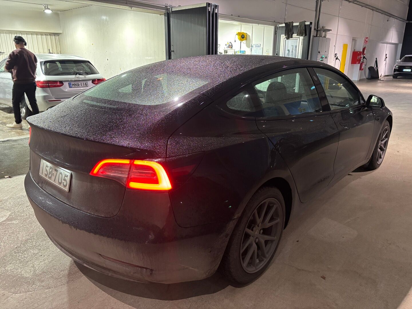 Tesla Model 3 2020 Long-Range Dual Motor AWD - | ACC | Koukku | Lasikatto | Sähkönahat | Muistipenkki | Premium Audio | P.kamera ja tutkat | Autosteer | - KORKO VAIN 3,99 %