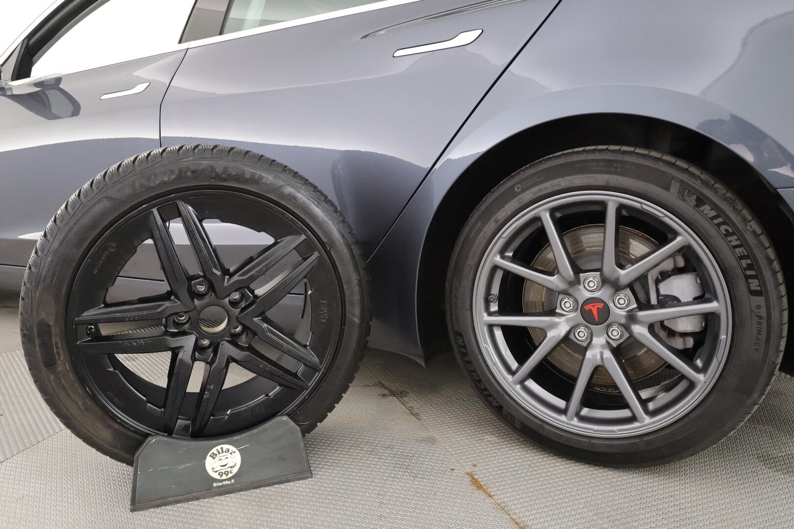 Tesla Model 3 2020 Long Range - | Lasikatto | ACC | LED | Muistipenkki | P.Kamera | Premium Audio | Navi | Kaistavahti | Keyless | 2x Latauskaapelit | Kahdet renkaat |