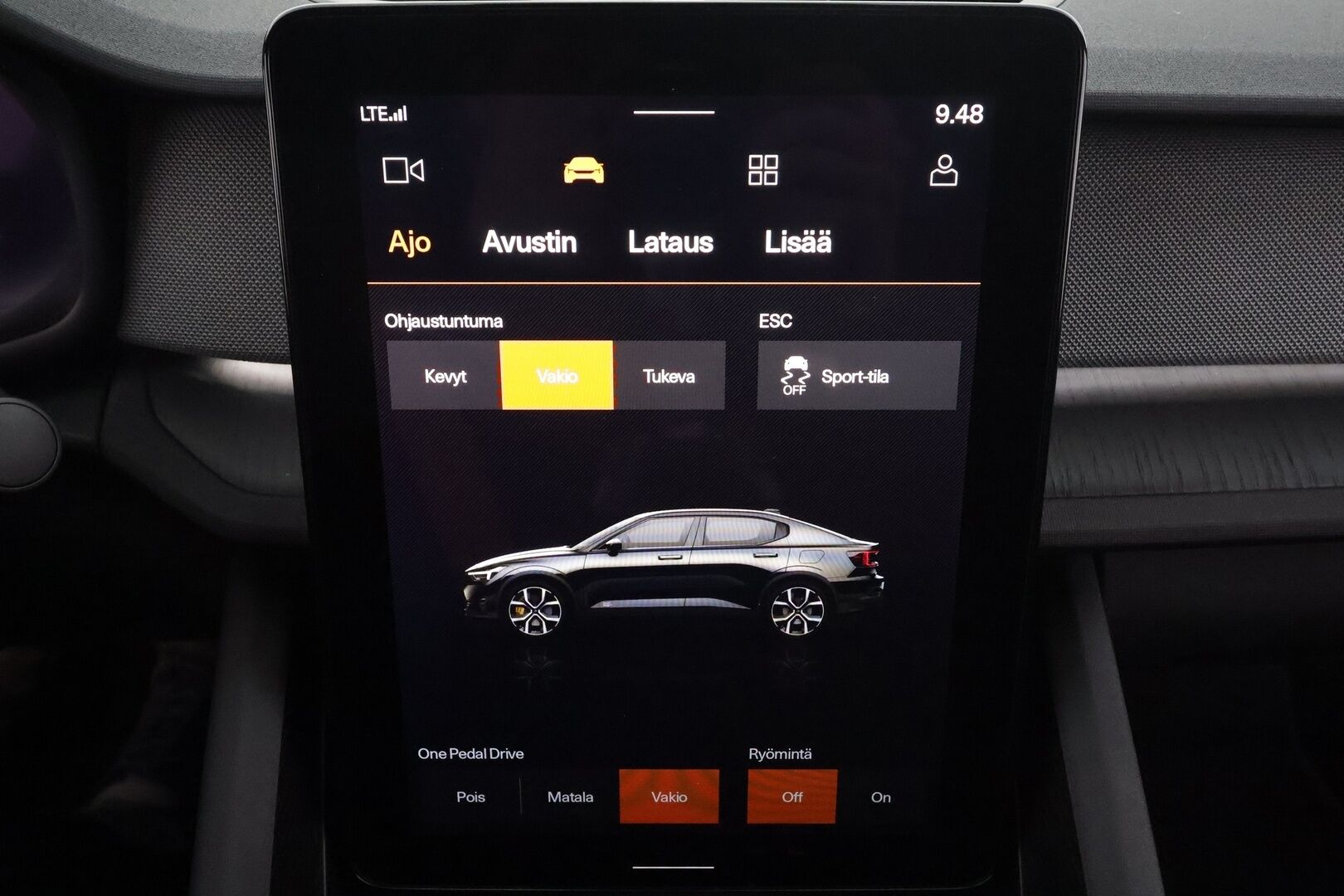 Polestar 2 2023 Long Range Dual Motor Performance, 350kW, 78kWh * Koukku / ILP / Lasikatto / H&K / P.kamera / Muistipenkki * - Kahdet renkaat aluvanteilla / Merkkihuollettu