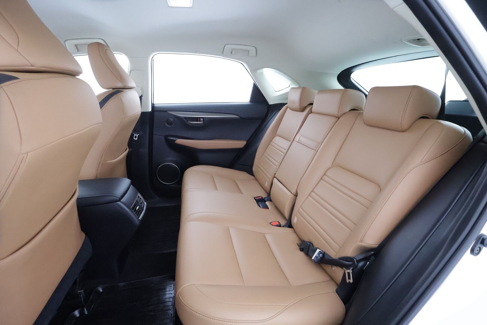 Lexus NX 2017 300h Hybrid A AWD Executive - ACC | Koukku | P.Kamera | LED | Nahat | Keyless | Autom.ilmastointi | Bluetooth | Kahdet renkaat aluvanteilla 