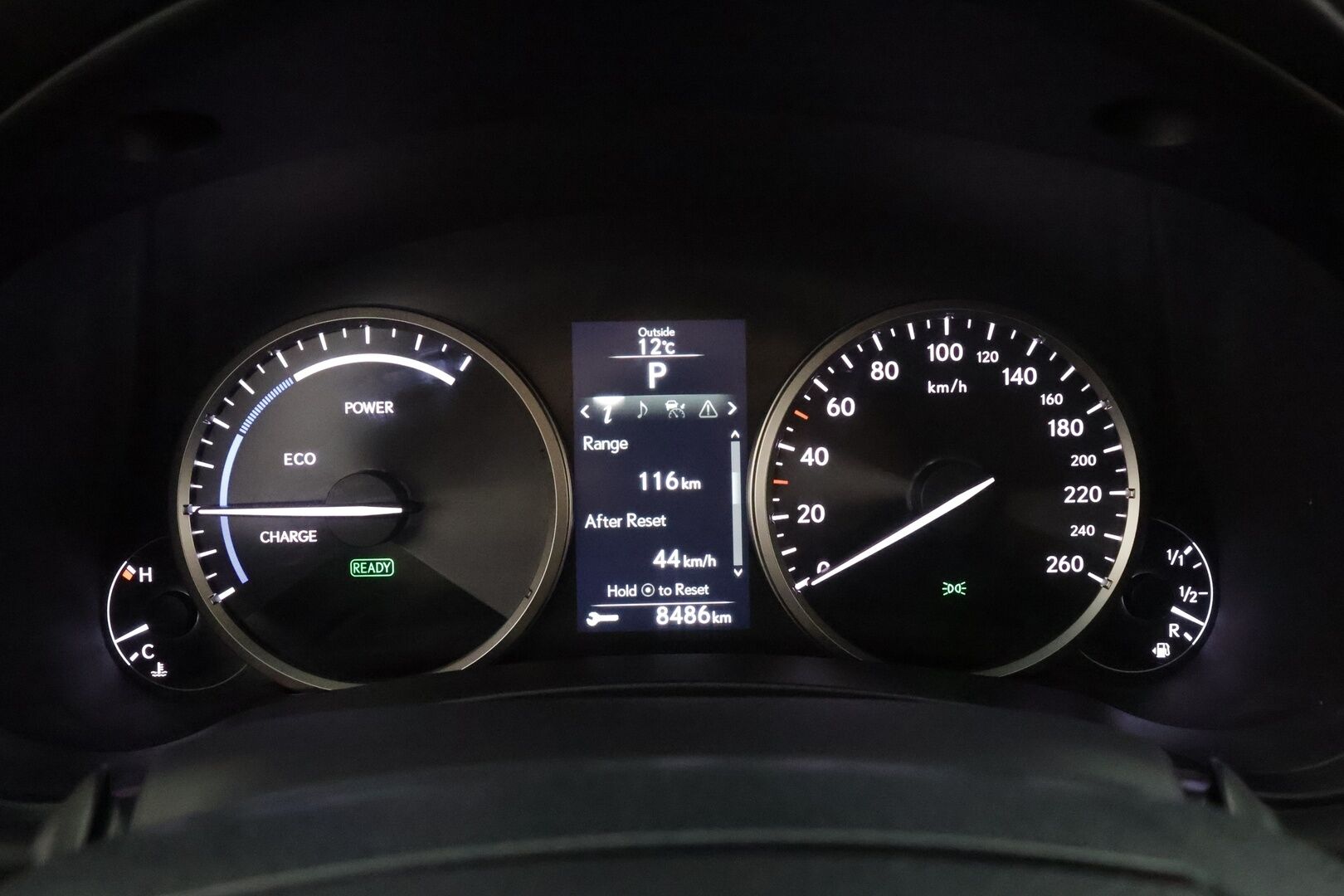 Lexus NX 2017 300h Hybrid A AWD Executive * ACC / Koukku / P.Kamera / LED / Nahat / Keyless / Autom.ilmastointi / Bluetooth * - Kahdet renkaat aluvanteilla - HULLUT AVAJAISHULINAT KORKOTARJOUS 3,29 %