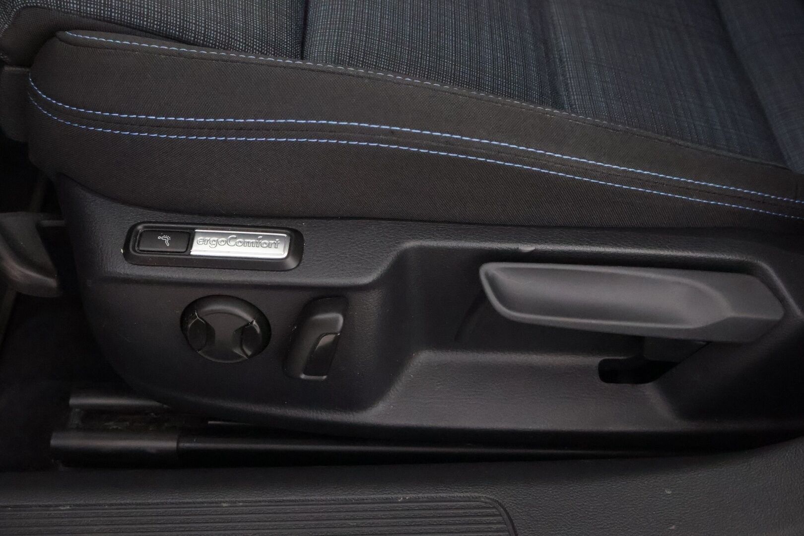 Volkswagen Passat 2021 Variant GTE Plug-In Hybrid 160 kW DSG-automaatti * Adapt.Vakkari / Peruutuskamera / LED / Hieronta / ErgoComfort / Tulossa Myyntiin! - Tulossa Myyntiin!