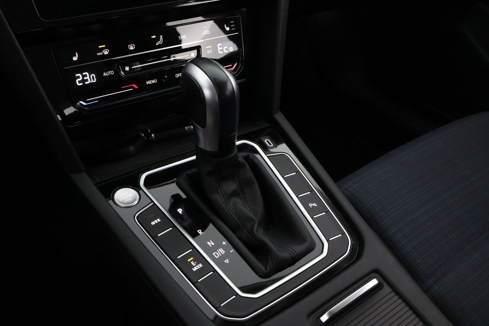 Volkswagen Passat 2022 Variant GTE Plug-In Hybrid 160 kW DSG-automaatti * Lisälämmitin / Adapt.Vakkari / Peruutuskamera / Hieronta / LED / ErgoComfort - Juuri saapunut Tampereelle / 2x Renkaat alkuperäisvantein!