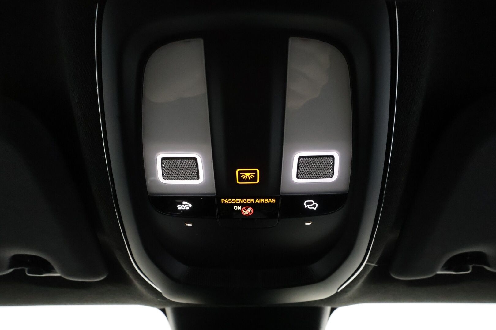 Volvo C40 2023 Recharge Twin Ultimate aut - | ACC | ILP | Koukku | 360° | Harman/Kardon | Lasikatto | Muistipenkki | Sporttipenkit sähköllä | BLIS | Pilot Assist | Merkkihuollot | 2x renkaat aluin | 