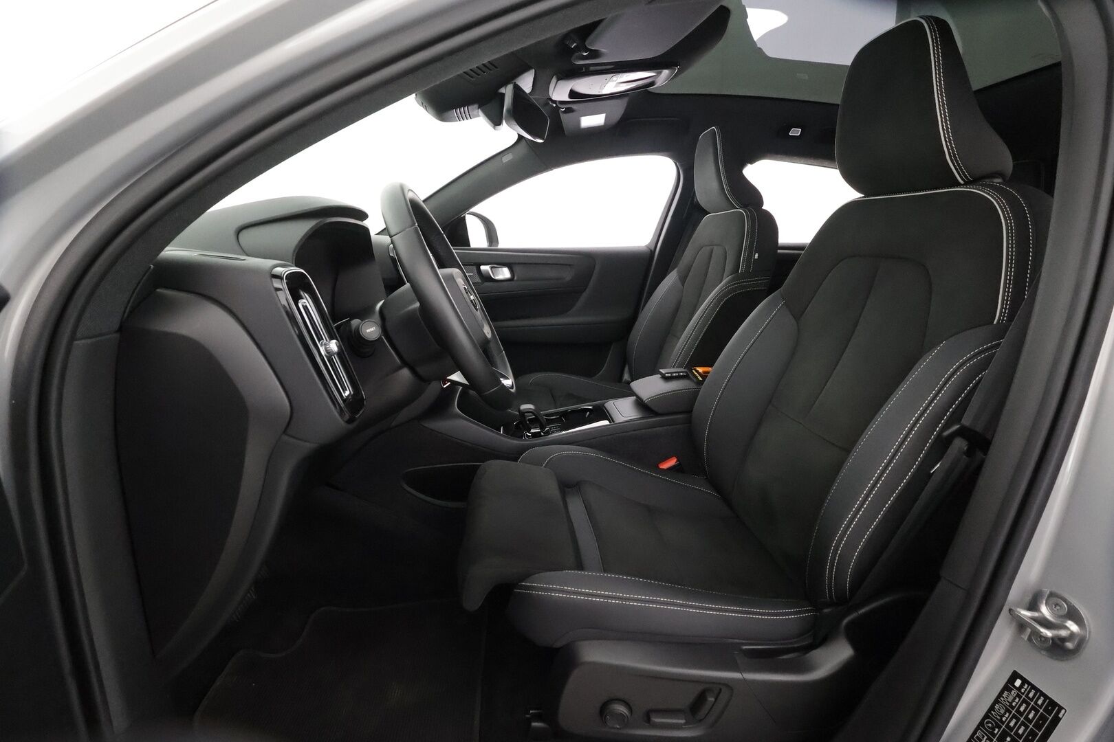 Volvo C40 2023 Recharge Twin Ultimate aut - | ACC | ILP | Koukku | 360° | Harman/Kardon | Lasikatto | Muistipenkki | Sporttipenkit sähköllä | BLIS | Pilot Assist | Merkkihuollot | 2x renkaat aluin | 
