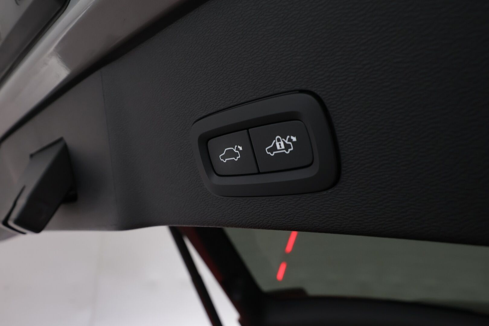 Volvo C40 2023 Recharge Twin Ultimate aut - | ACC | ILP | Koukku | 360° | Harman/Kardon | Lasikatto | Muistipenkki | Sporttipenkit sähköllä | BLIS | Pilot Assist | Merkkihuollot | 2x renkaat aluin | 