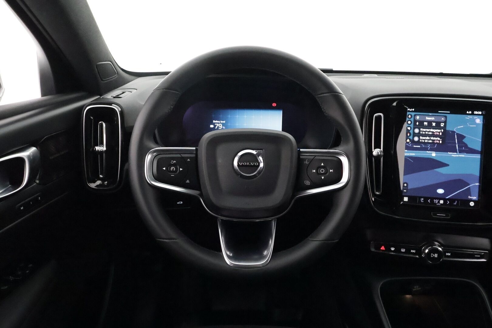 Volvo C40 2022 Recharge Twin Business Launch Edition aut - 3,99 % KORKOTARJOUS TÄHÄN AUTOON - Lämpöpumppu / Adapt.Vakkari / Harman & Kardon / Pixel LED / Lasikatto / 360 Kamera / Nahka-Alcantara Muistipenkki / KeylessGo / Huippuvarusteet!